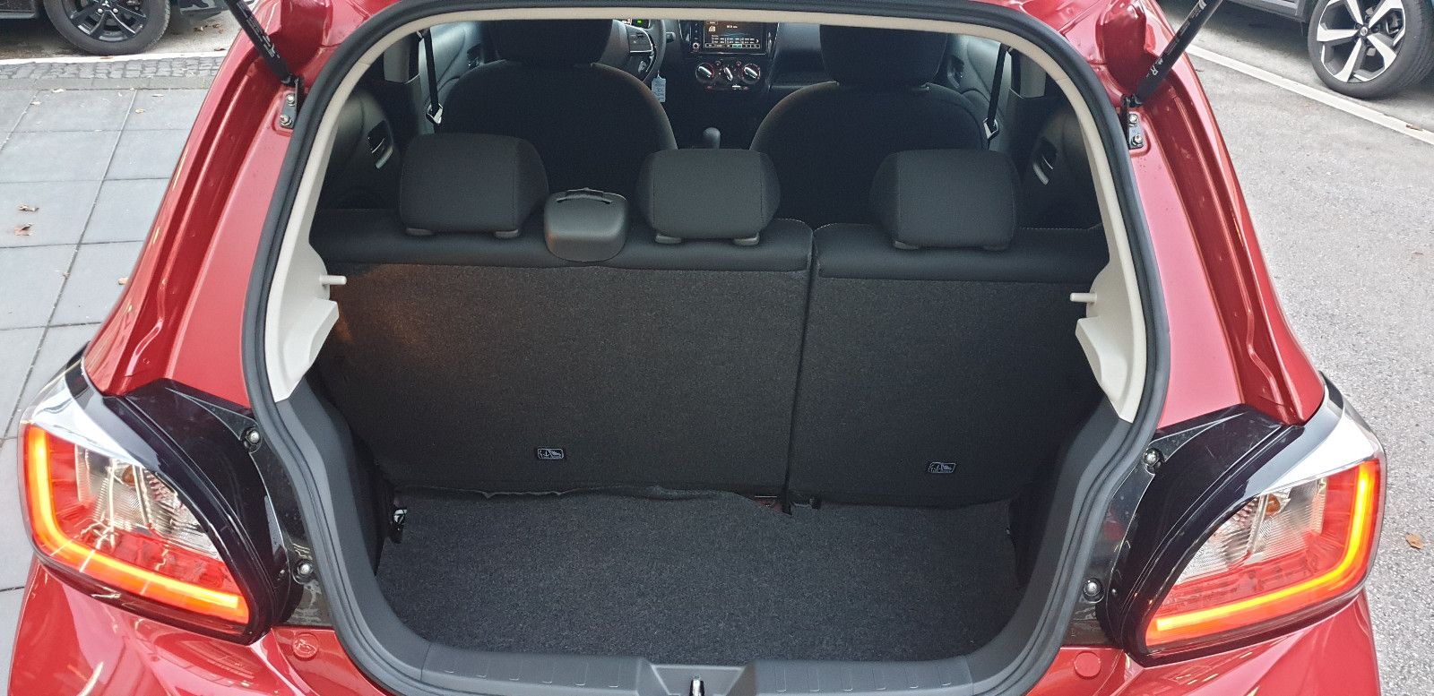 Fahrzeugabbildung Mitsubishi Space Star 1.2 MIVEC AS&G Select+ CVT