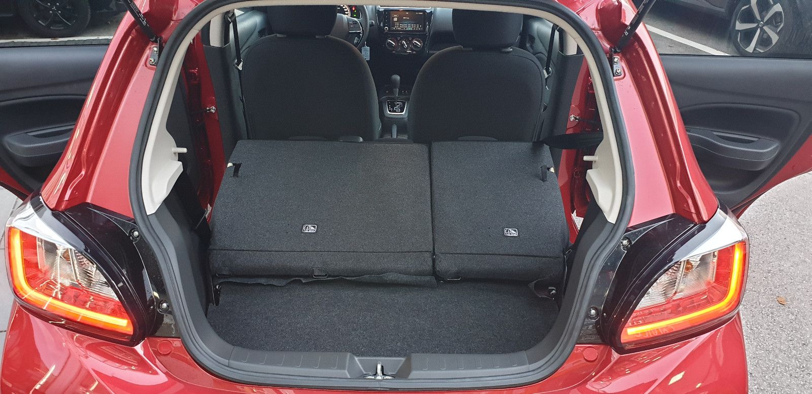Fahrzeugabbildung Mitsubishi Space Star 1.2 MIVEC AS&G Select+ CVT
