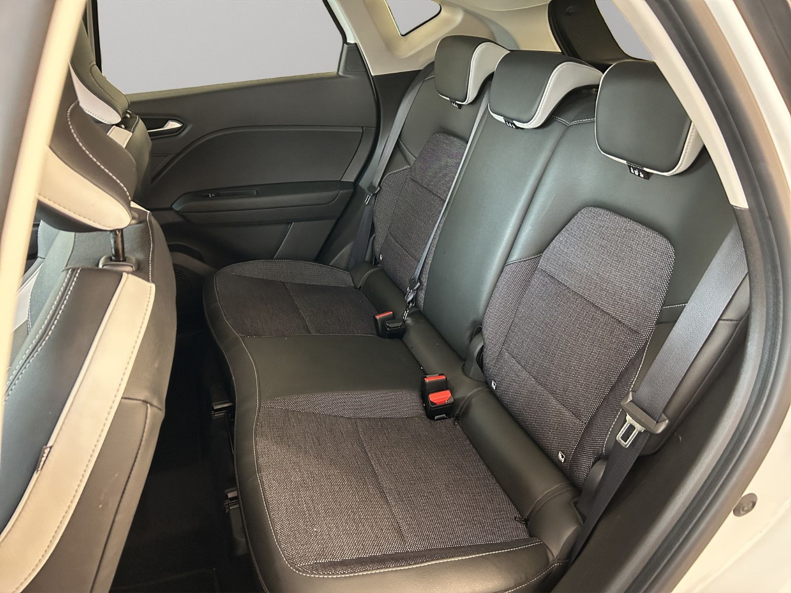 Fahrzeugabbildung Mitsubishi ASX 1.3 MHEV INTRO EDITION AUTOMATIK