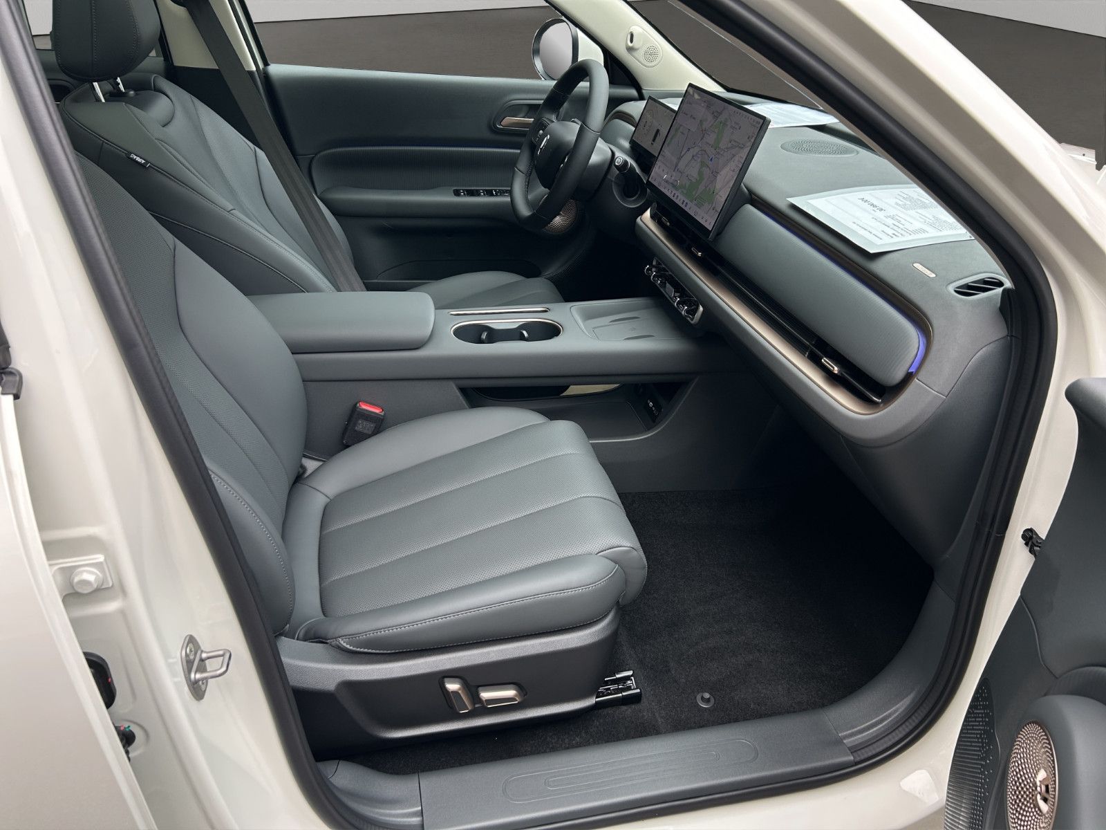 Fahrzeugabbildung GWM ORA 5 1.5 HYBRID LUXURY PANORAMA-GLASDACH