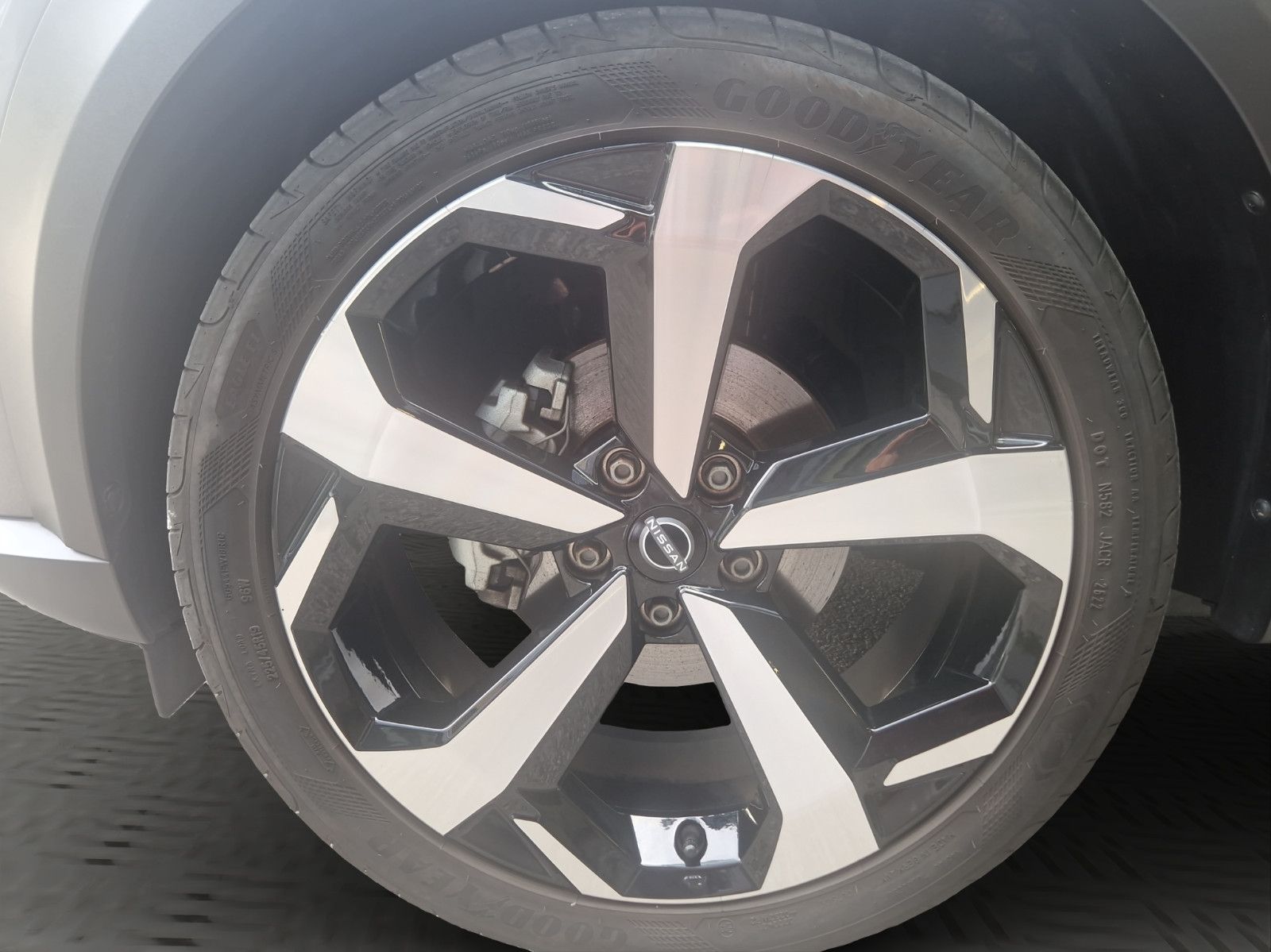 Fahrzeugabbildung Nissan JUKE 1.6 Hybrid TEKNA