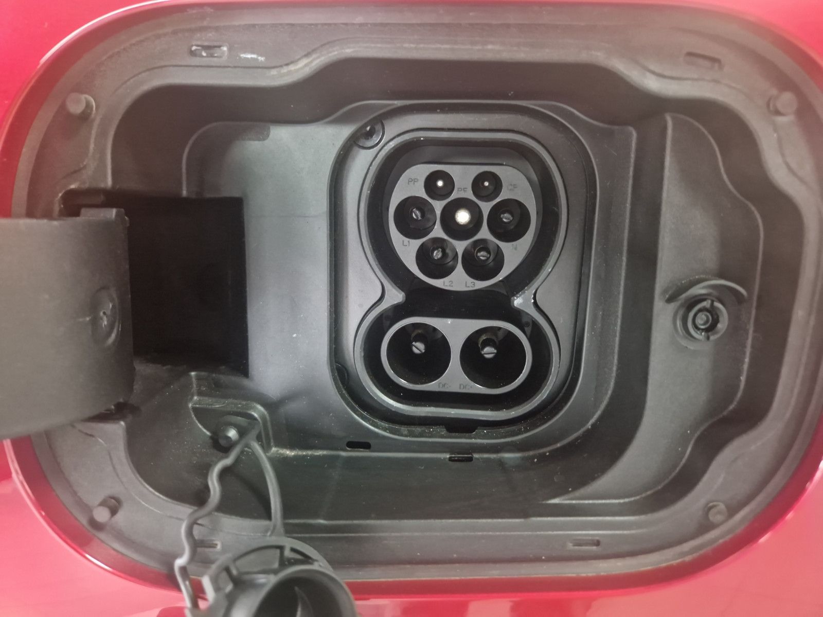 Fahrzeugabbildung GWM ORA 03 400 PRO mit Wärmepumpe / 63Kwh