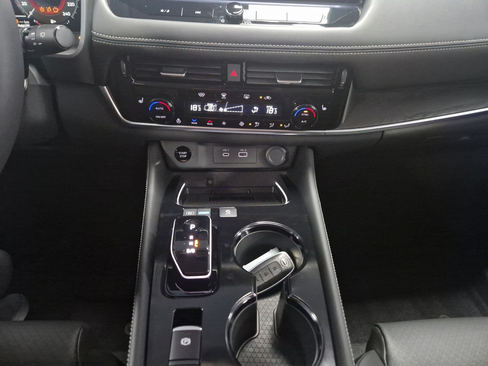 Fahrzeugabbildung Nissan X-TRAIL 1.5 VC-T e-Power TEKNA