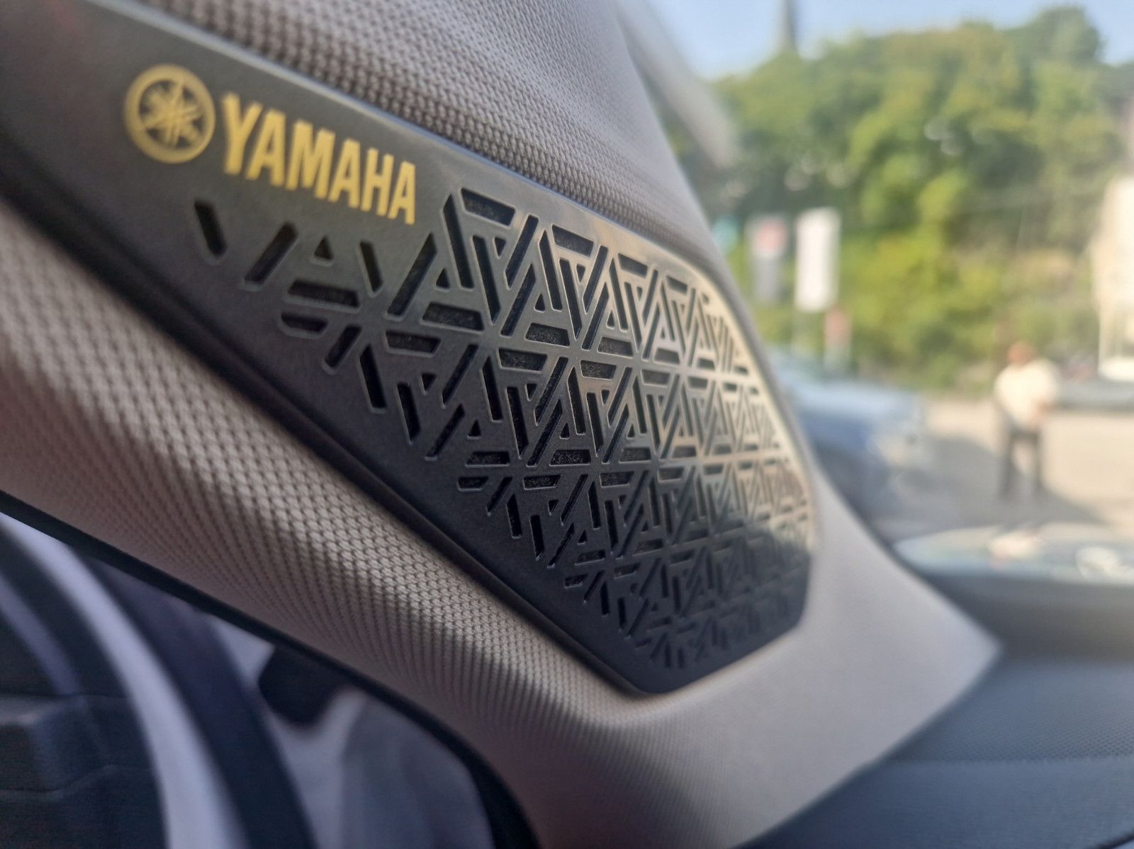 Fahrzeugabbildung Mitsubishi OUTLANDER 2.4 PHEV TOP 4WD