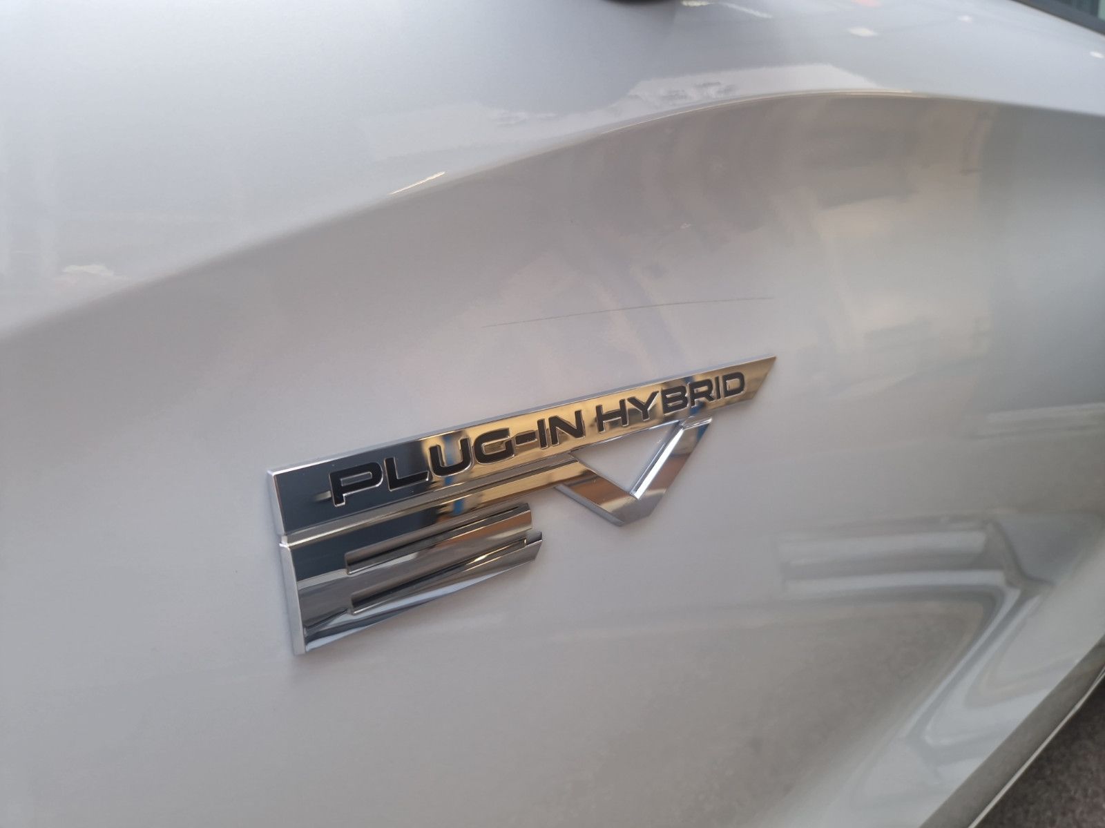 Fahrzeugabbildung Mitsubishi OUTLANDER 2.4 PHEV TOP 4WD