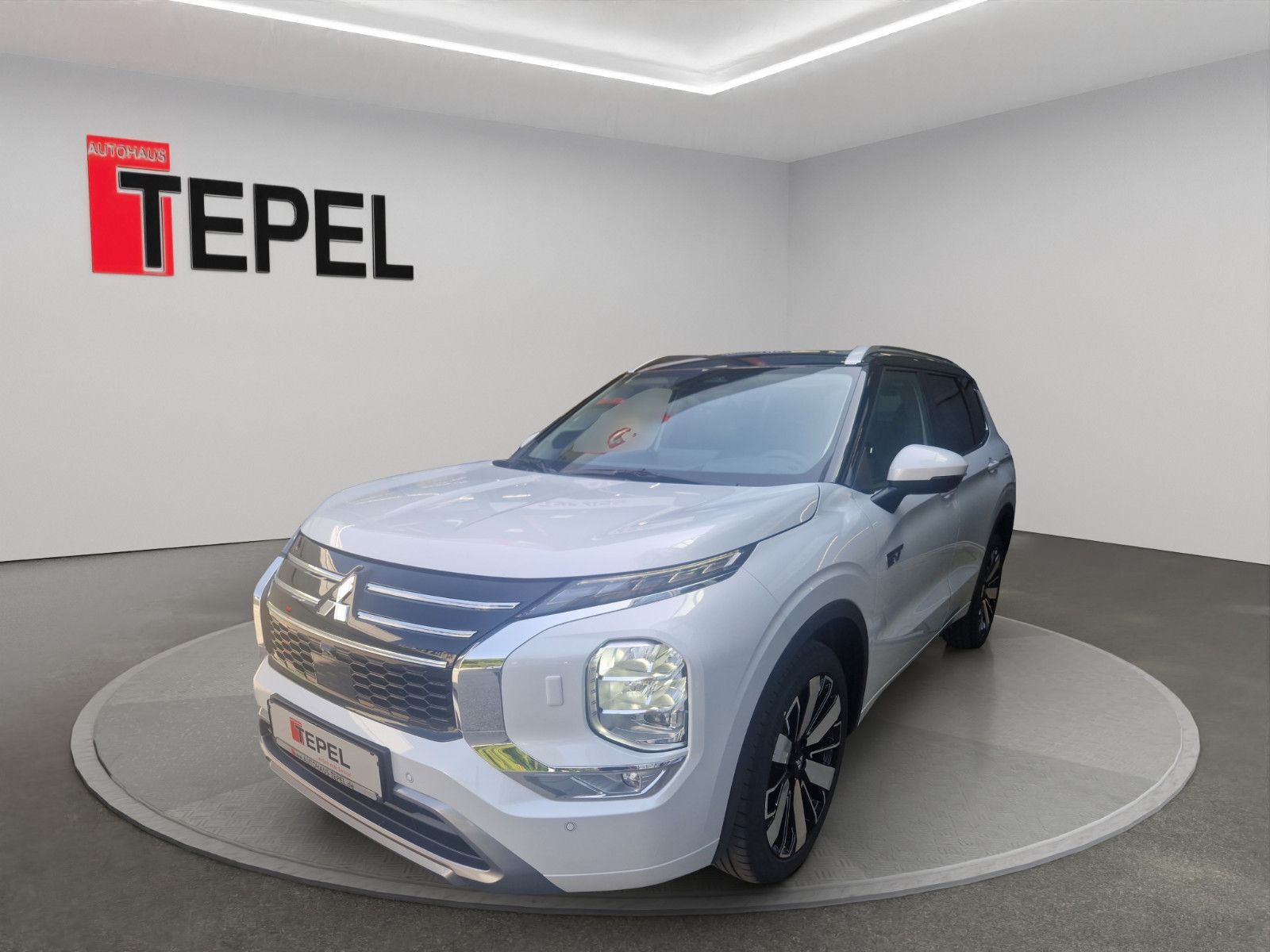 Fahrzeugabbildung Mitsubishi OUTLANDER 2.4 PHEV TOP 4WD