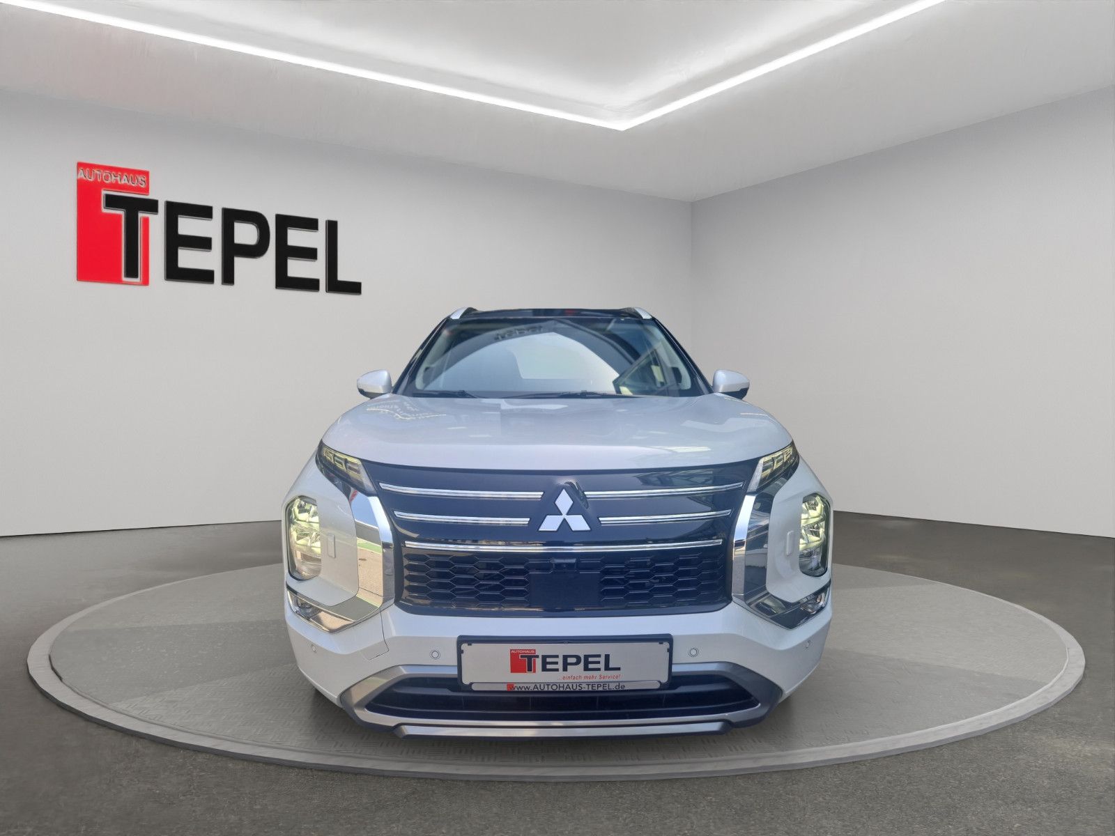 Fahrzeugabbildung Mitsubishi OUTLANDER 2.4 PHEV TOP 4WD