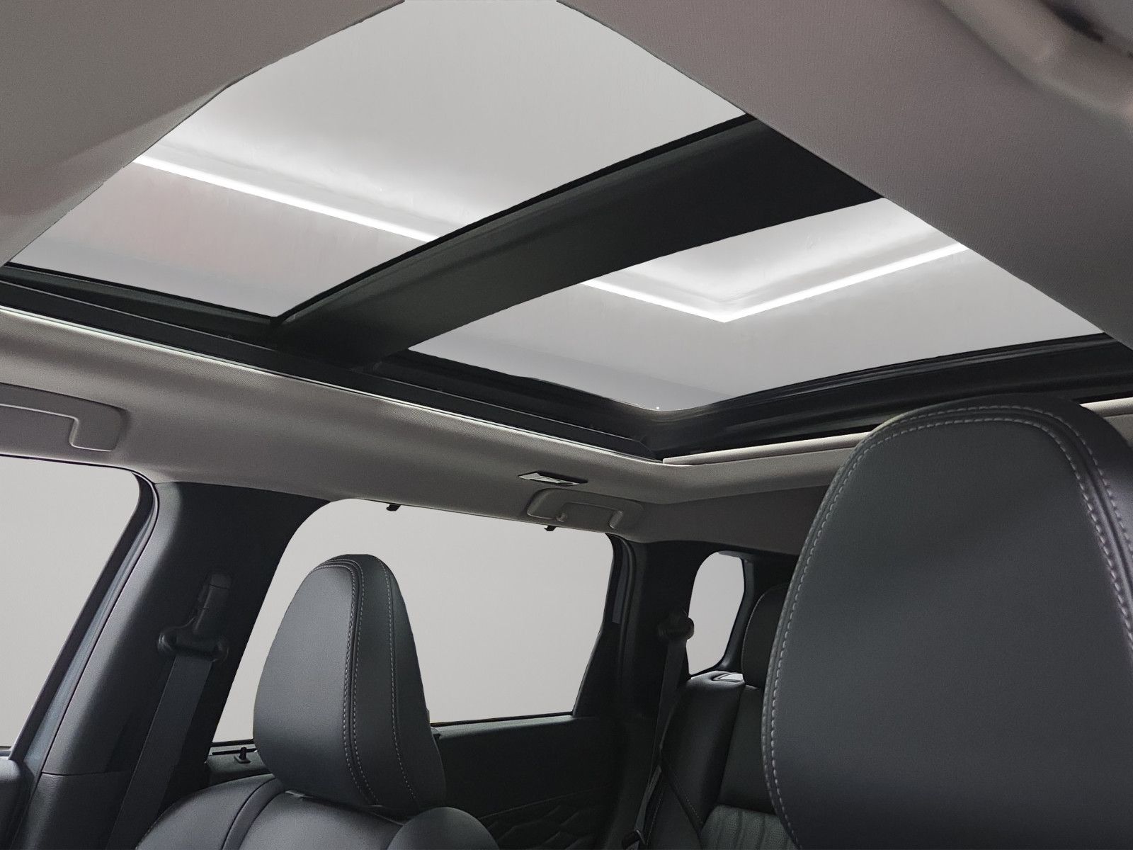 Fahrzeugabbildung Mitsubishi OUTLANDER 2.4 PHEV TOP 4WD