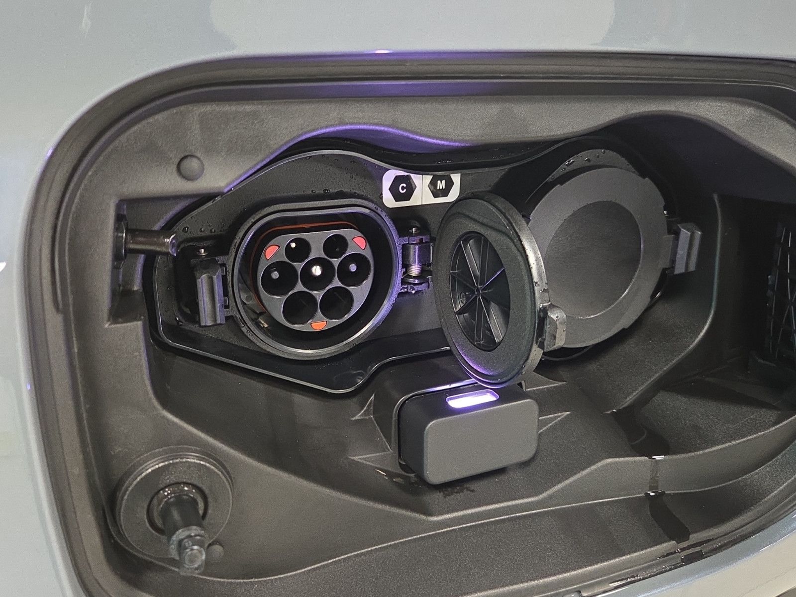 Fahrzeugabbildung Mitsubishi OUTLANDER 2.4 PHEV TOP 4WD