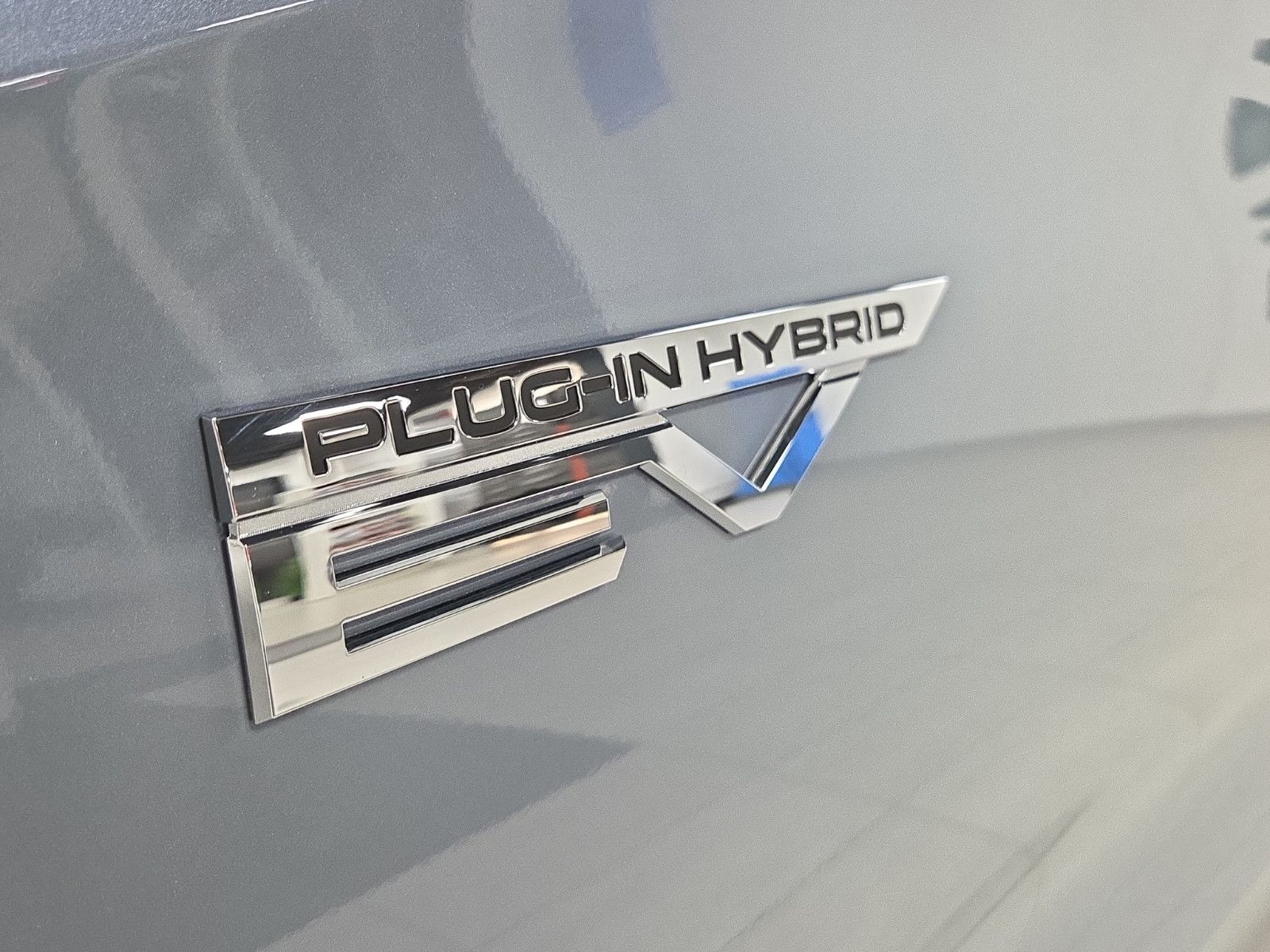 Fahrzeugabbildung Mitsubishi OUTLANDER 2.4 PHEV TOP 4WD