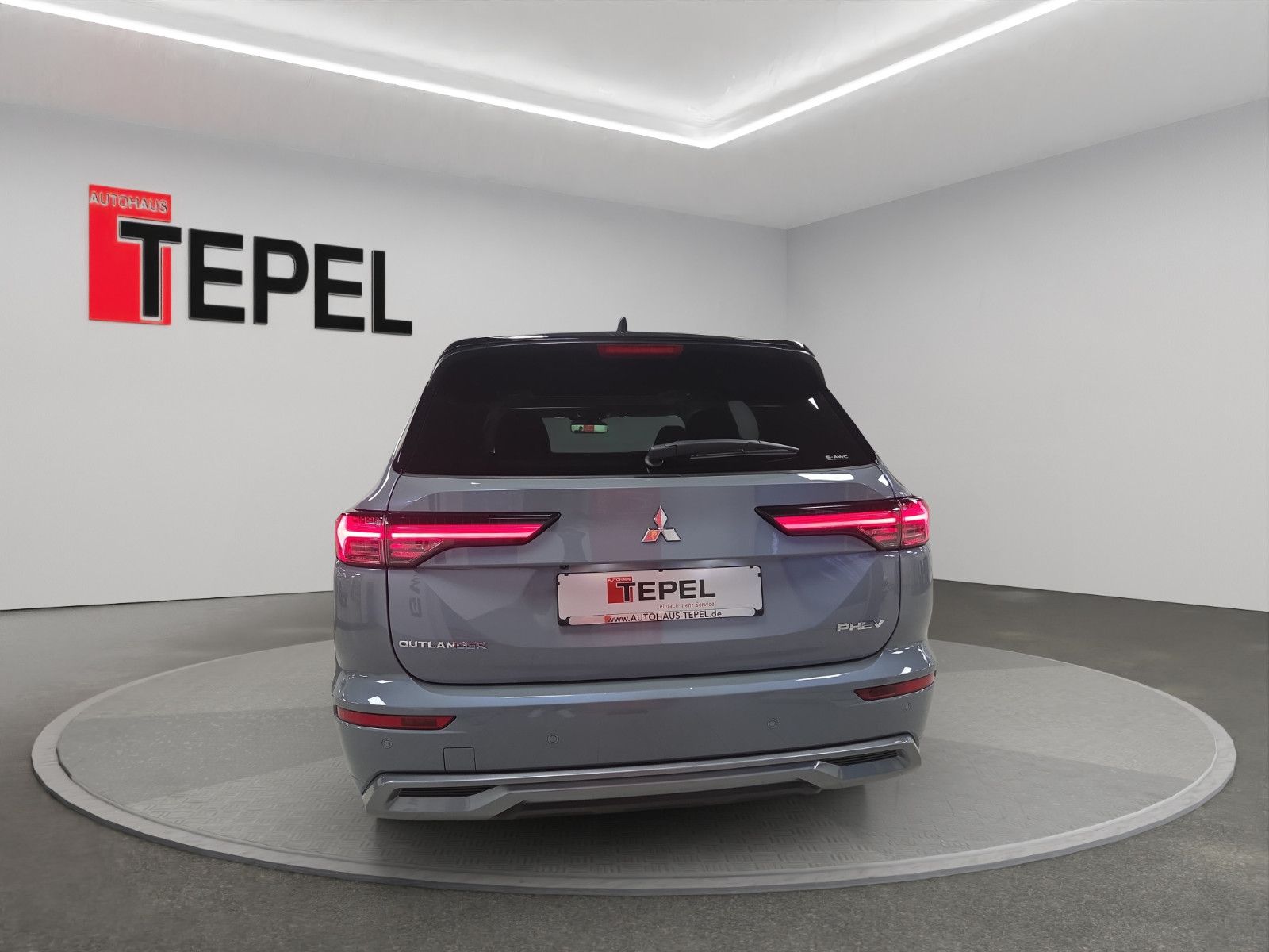 Fahrzeugabbildung Mitsubishi OUTLANDER 2.4 PHEV TOP 4WD