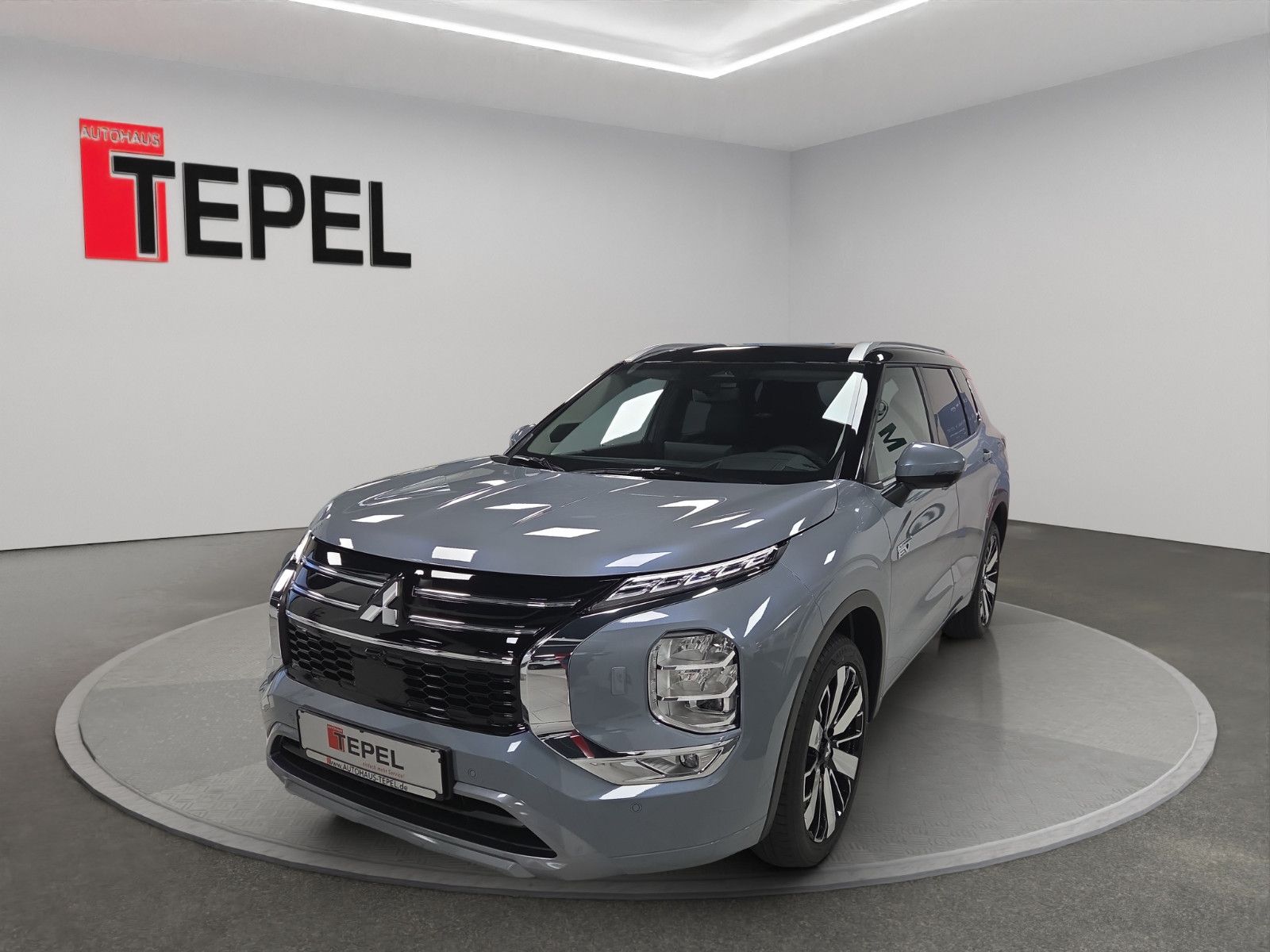 Fahrzeugabbildung Mitsubishi OUTLANDER 2.4 PHEV TOP 4WD