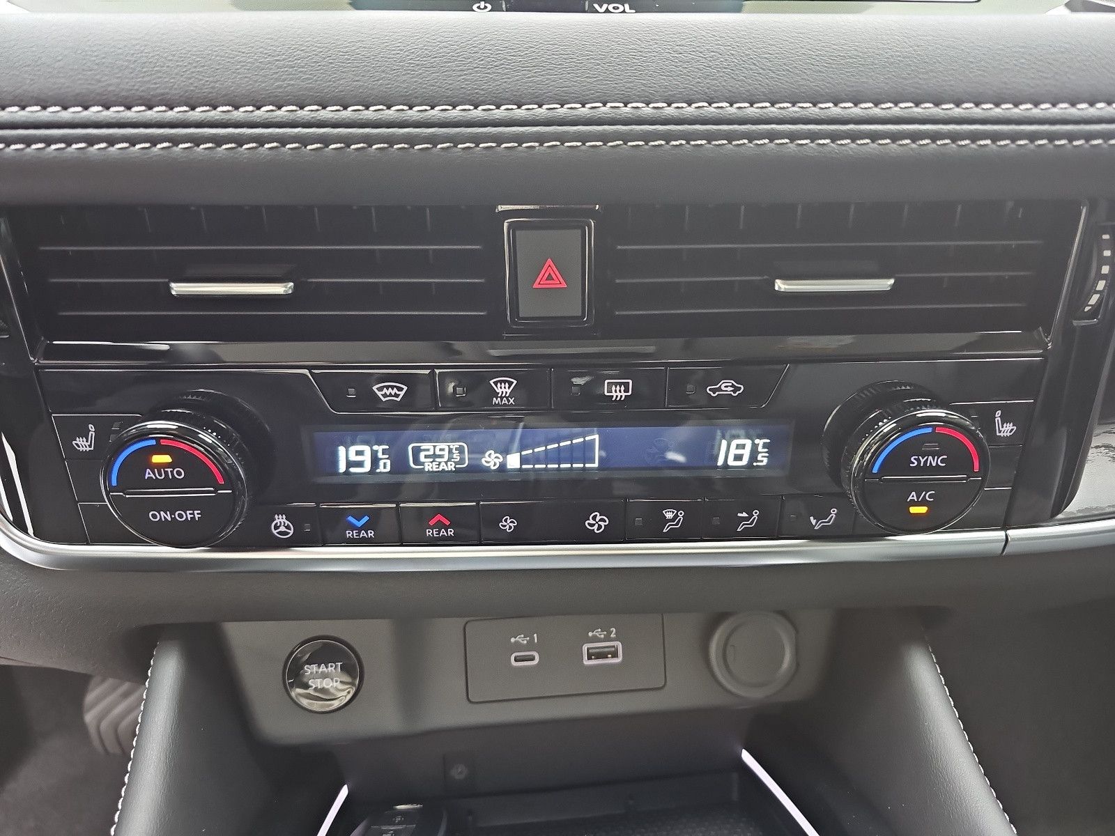 Fahrzeugabbildung Nissan X-TRAIL 1.5 VC-T e-Power TEKNA