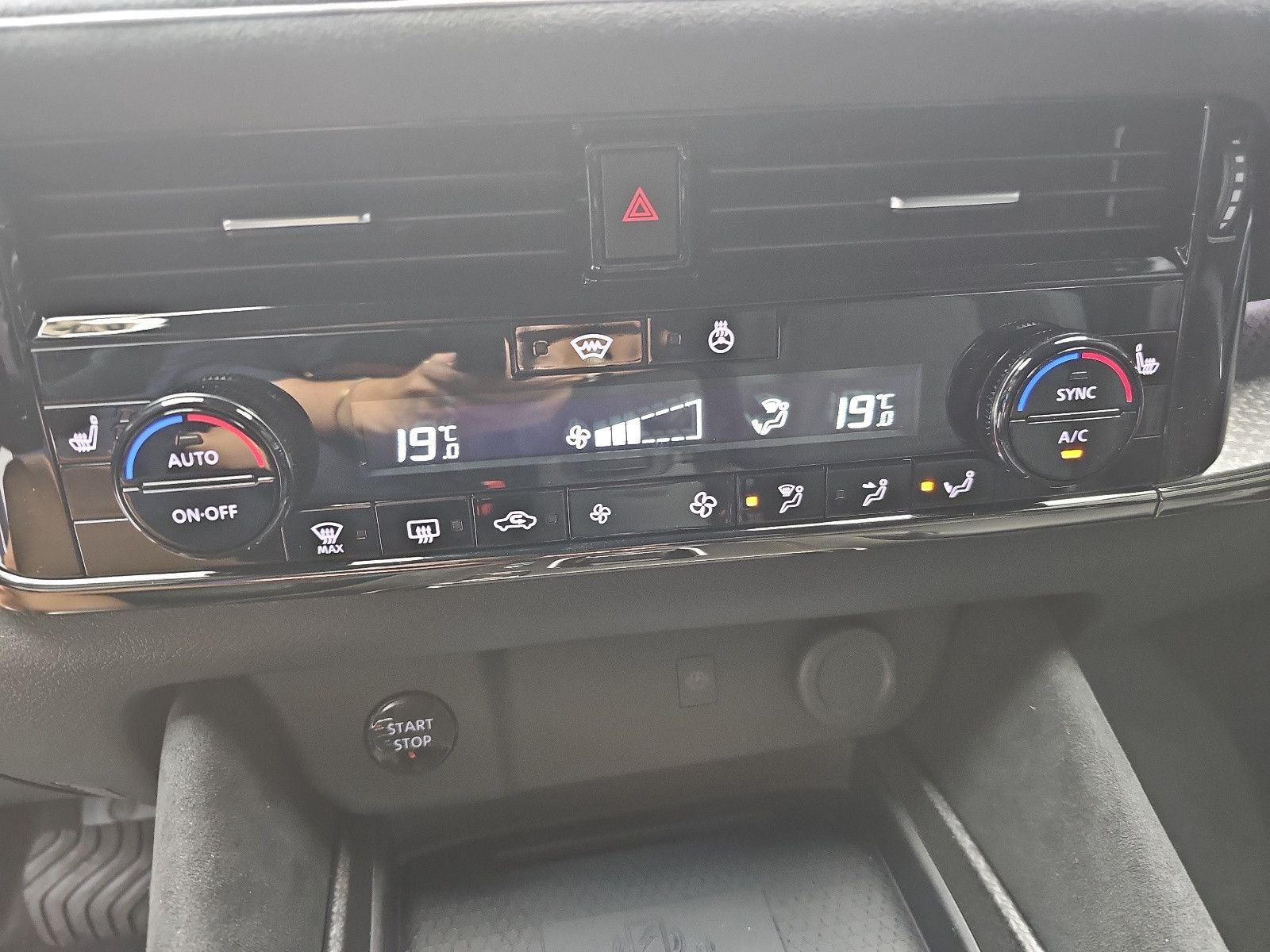 Fahrzeugabbildung Nissan QASHQAI 1.5 VC-T E-Power N-DESIGN