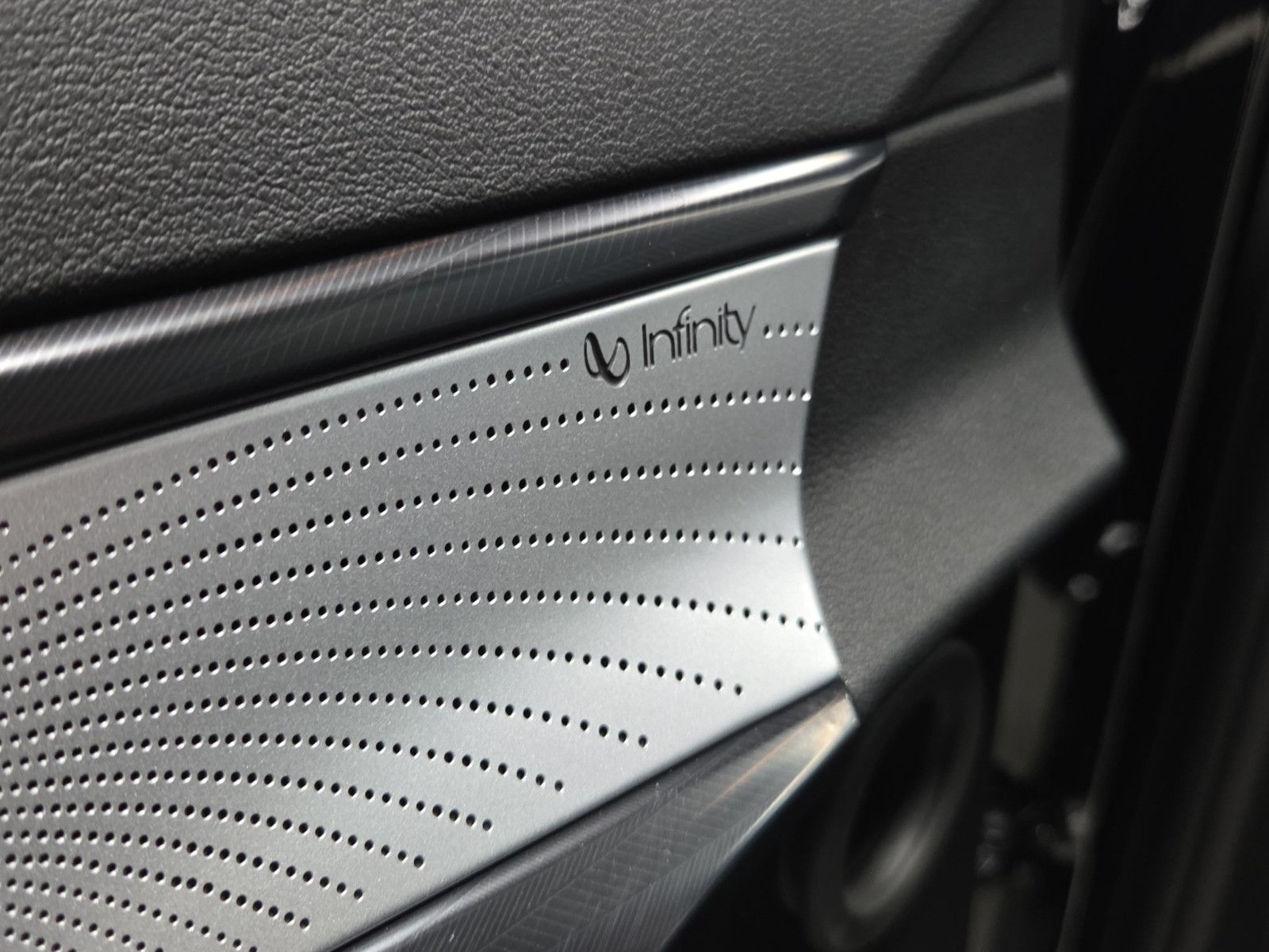 Fahrzeugabbildung GWM WEY 03 PHEV LUXURY 4WD