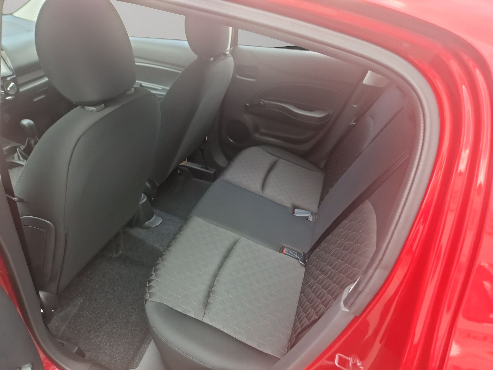 Fahrzeugabbildung Mitsubishi SPACE STAR 1.2 PLUS