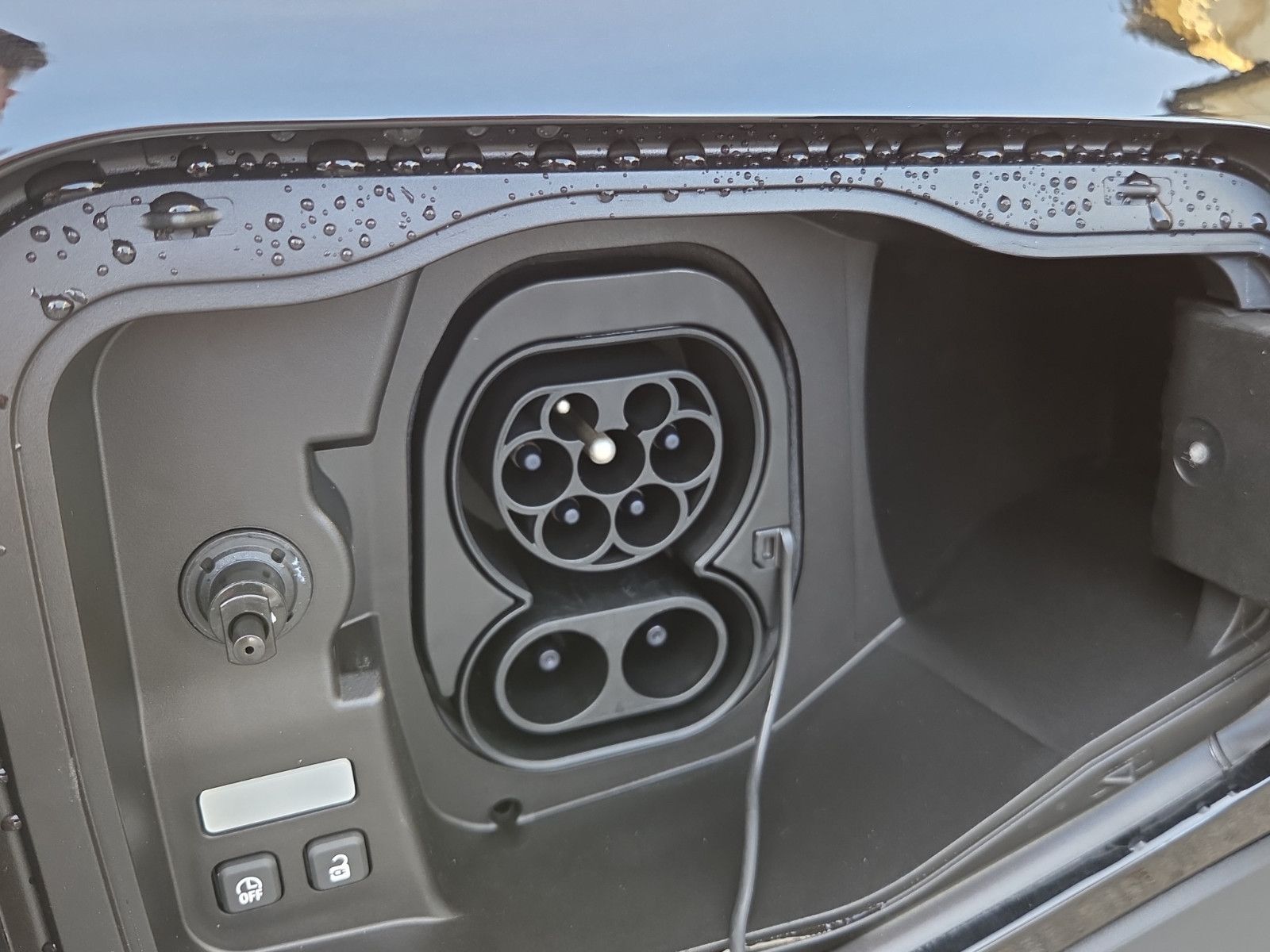 Fahrzeugabbildung Mitsubishi ECLIPSE CROSS EV DIAMANT TOP LUXURY-PAKET