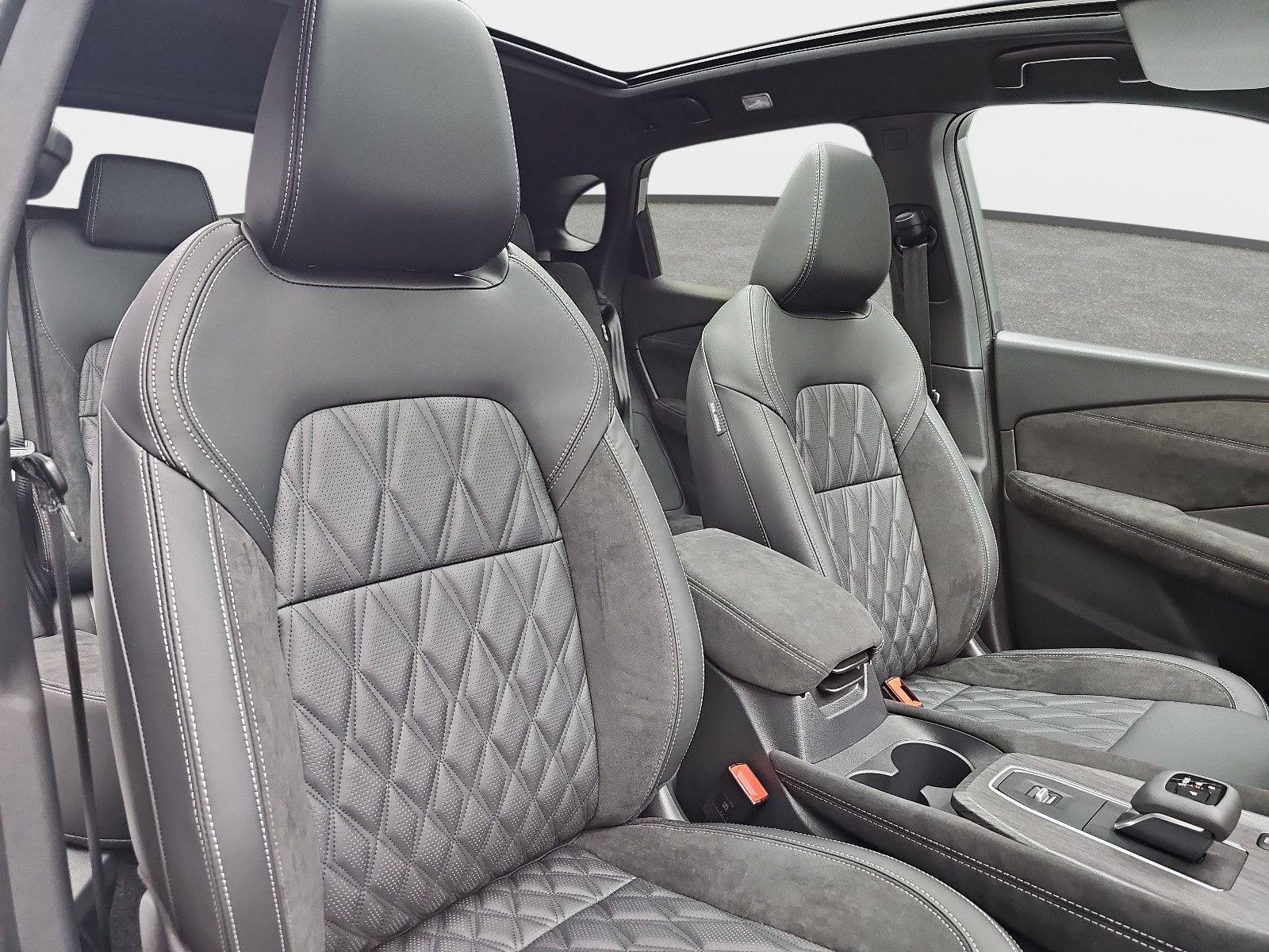 Fahrzeugabbildung Nissan QASHQAI 1.3 DIG-T TEKNA+ Xtronic