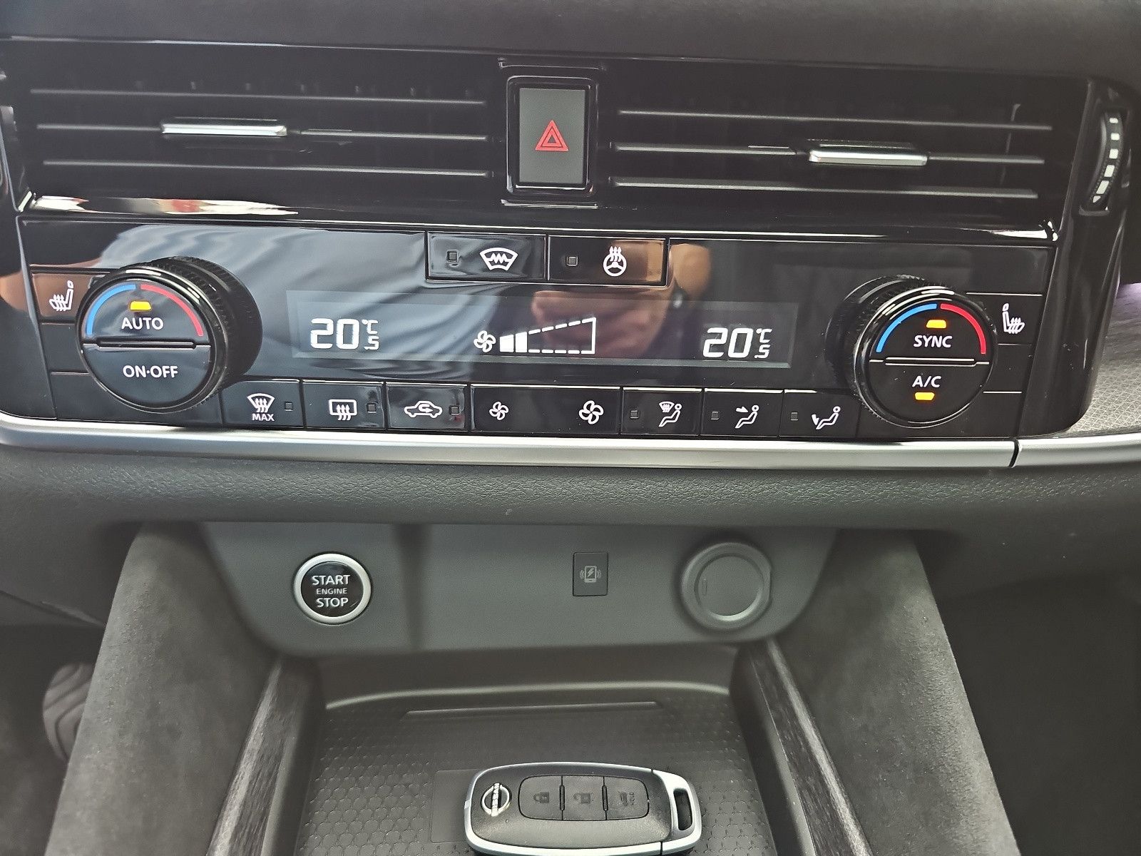 Fahrzeugabbildung Nissan QASHQAI 1.3 DIG-T TEKNA+ Xtronic