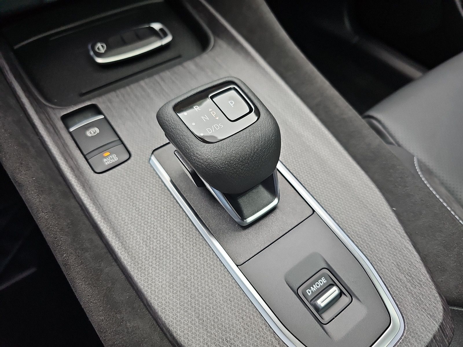 Fahrzeugabbildung Nissan QASHQAI 1.3 DIG-T TEKNA+ Xtronic