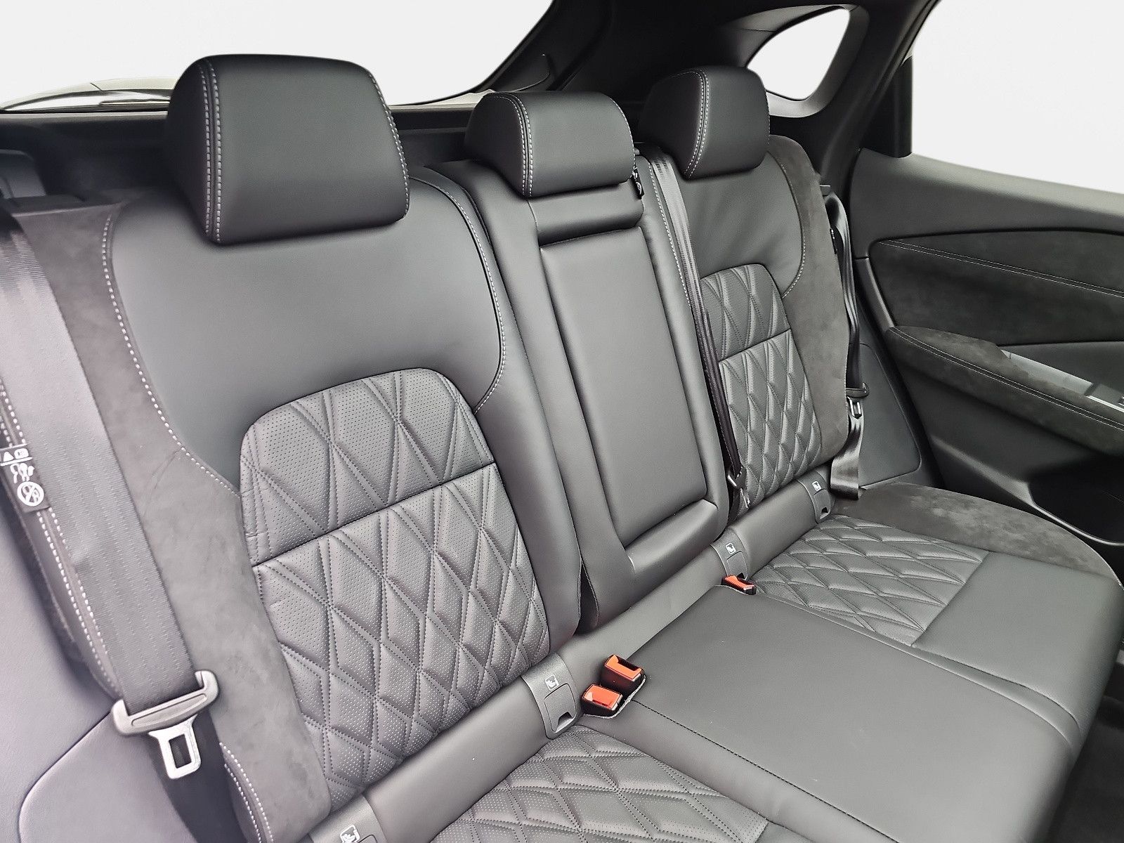 Fahrzeugabbildung Nissan QASHQAI 1.3 DIG-T TEKNA+ Xtronic