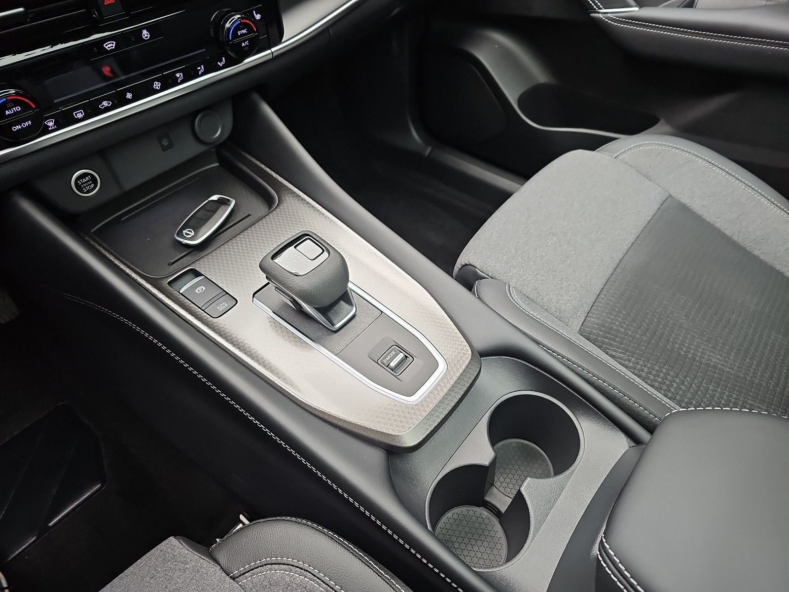 Fahrzeugabbildung Nissan Qashqai 1.3 DIG-T MHEV Xtronic N-CONNECTA