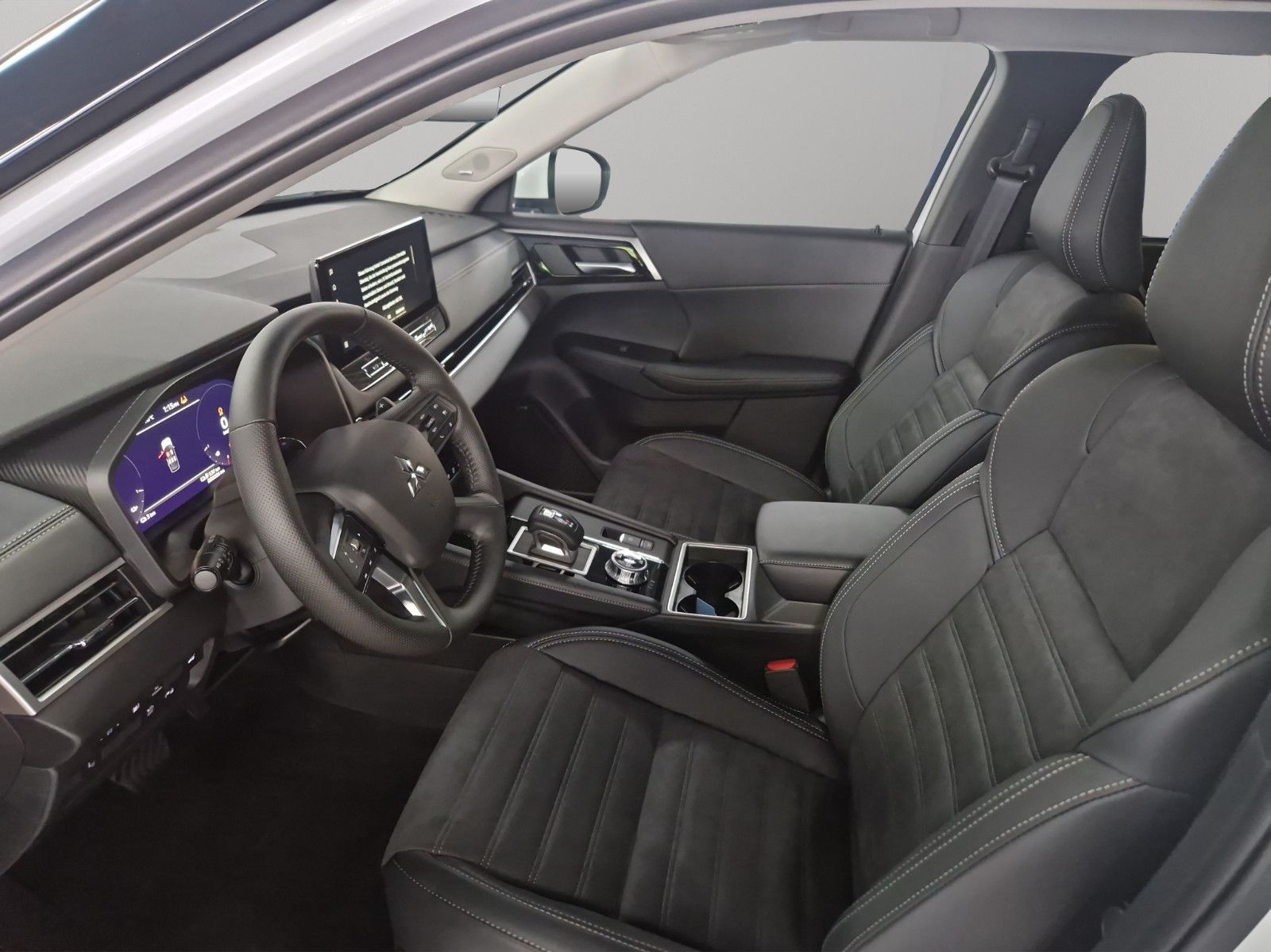 Fahrzeugabbildung Mitsubishi OUTLANDER 2.4 PHEV INTRO EDITION 4WD