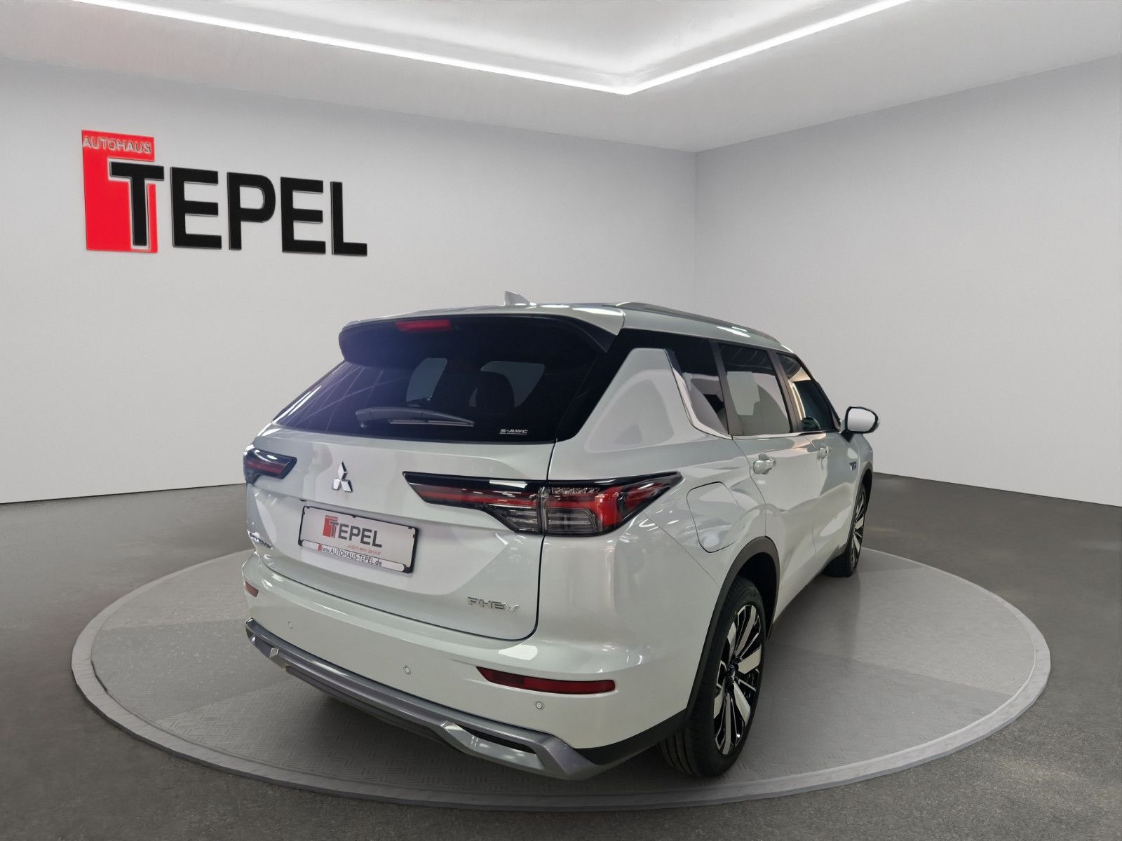 Fahrzeugabbildung Mitsubishi OUTLANDER 2.4 PHEV INTRO EDITION 4WD