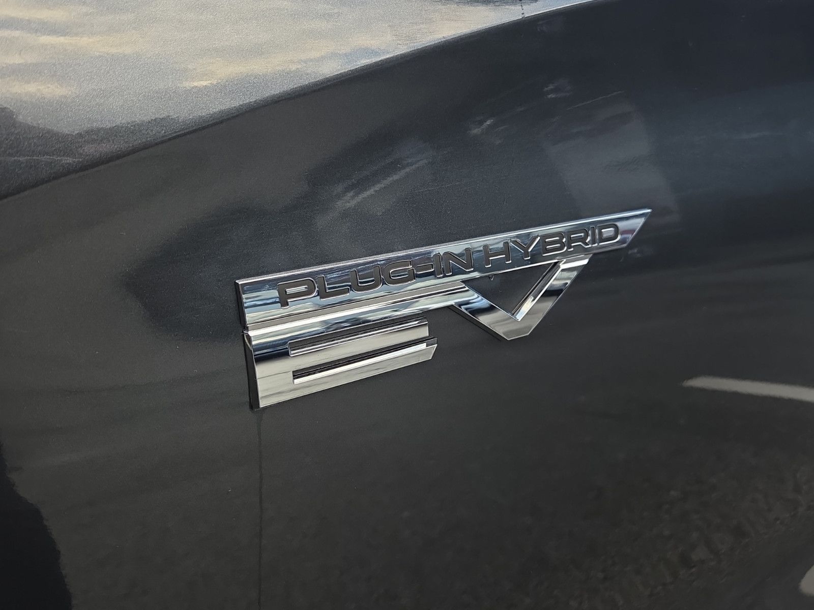 Fahrzeugabbildung Mitsubishi OUTLANDER 2.4 PHEV INTRO EDITION 4WD