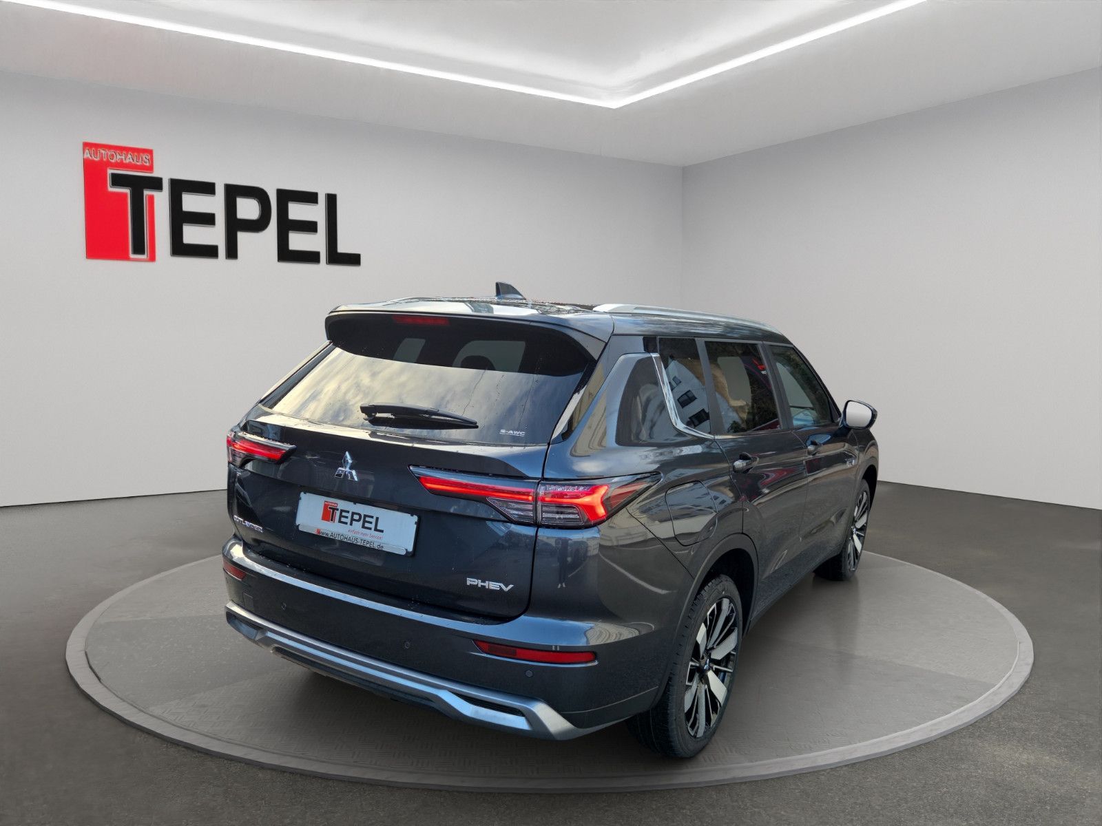 Fahrzeugabbildung Mitsubishi OUTLANDER 2.4 PHEV INTRO EDITION 4WD