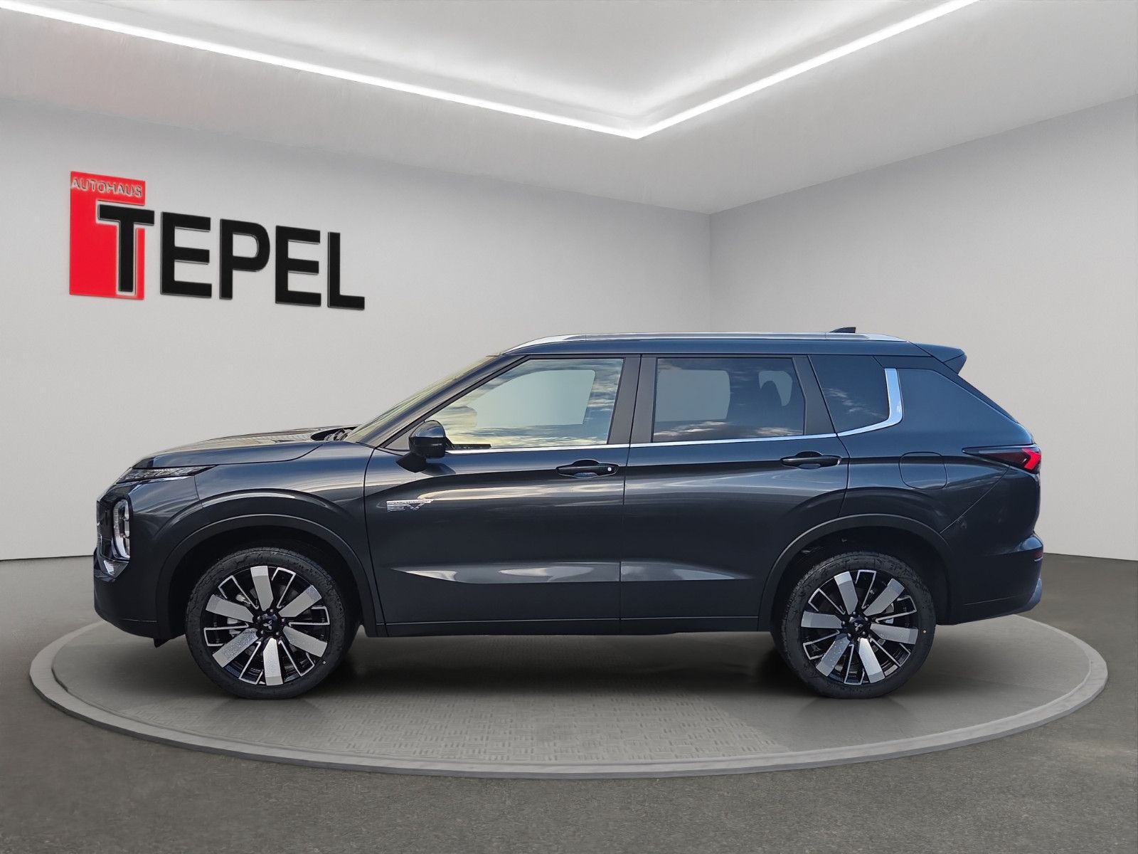 Fahrzeugabbildung Mitsubishi OUTLANDER 2.4 PHEV INTRO EDITION 4WD