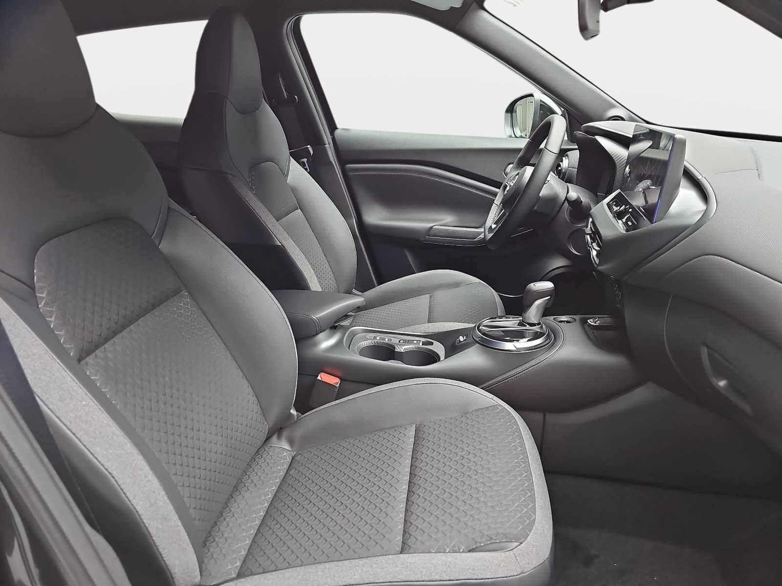 Fahrzeugabbildung Nissan JUKE 1.6 Hybrid N-CONNECTA