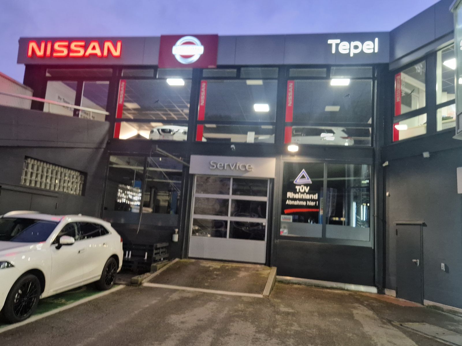 Fahrzeugabbildung Nissan JUKE 1.6 Hybrid N-CONNECTA