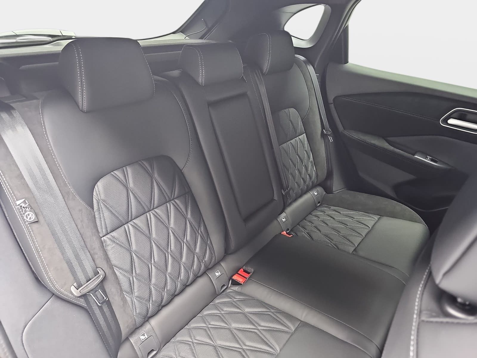 Fahrzeugabbildung Nissan QASHQAI 1.3 DIG-T TEKNA/ PREMIUM PAKET Xtronic