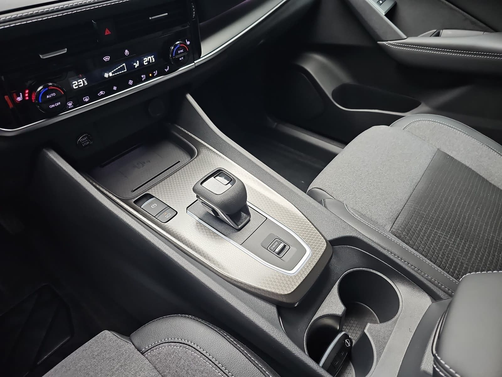 Fahrzeugabbildung Nissan Qashqai 1.3 DIG-T MHEV Xtronic N-CONNECTA