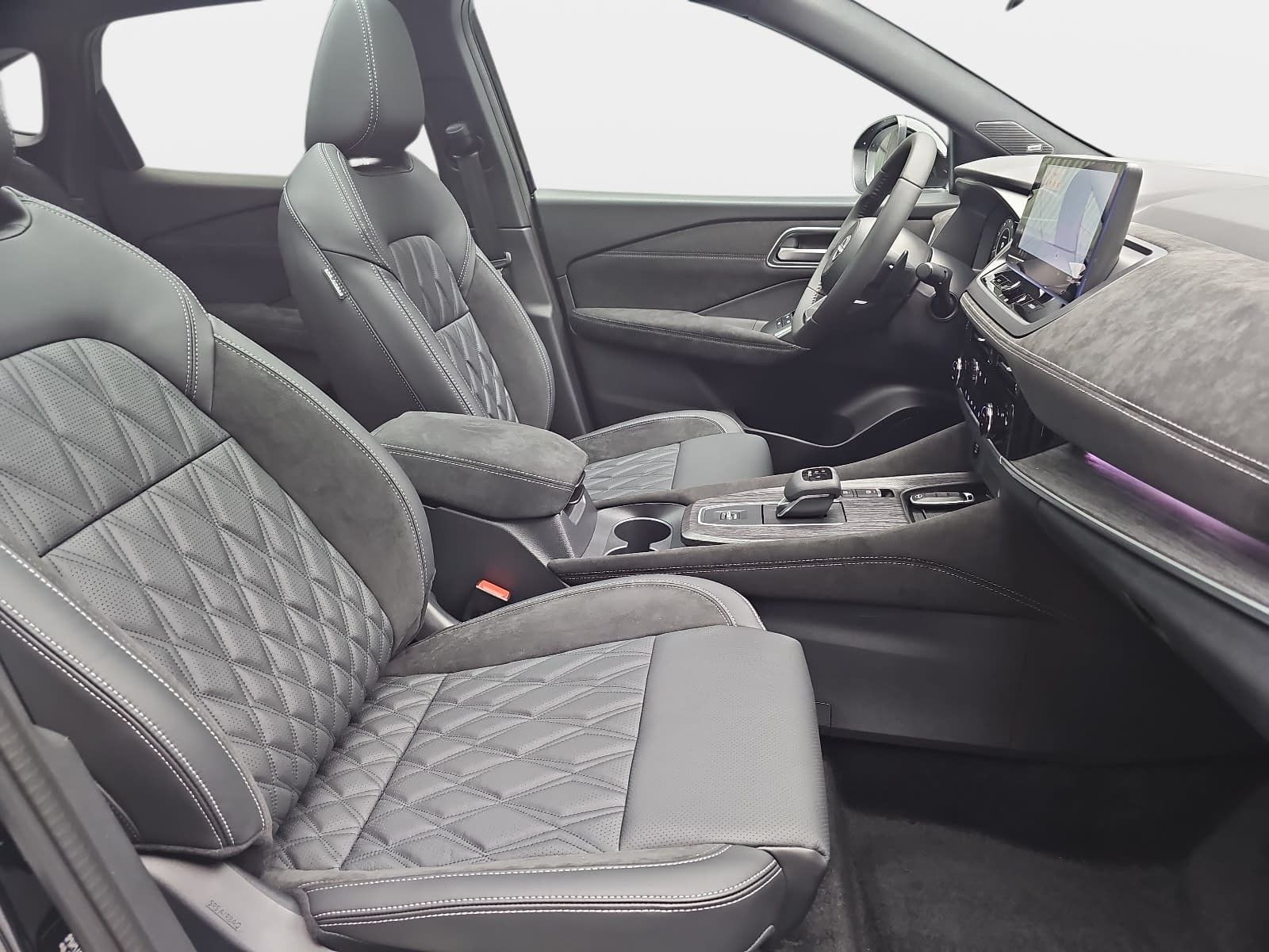 Fahrzeugabbildung Nissan QASHQAI 1.3 DIG-T TEKNA/ PREMIUM PAKET Xtronic