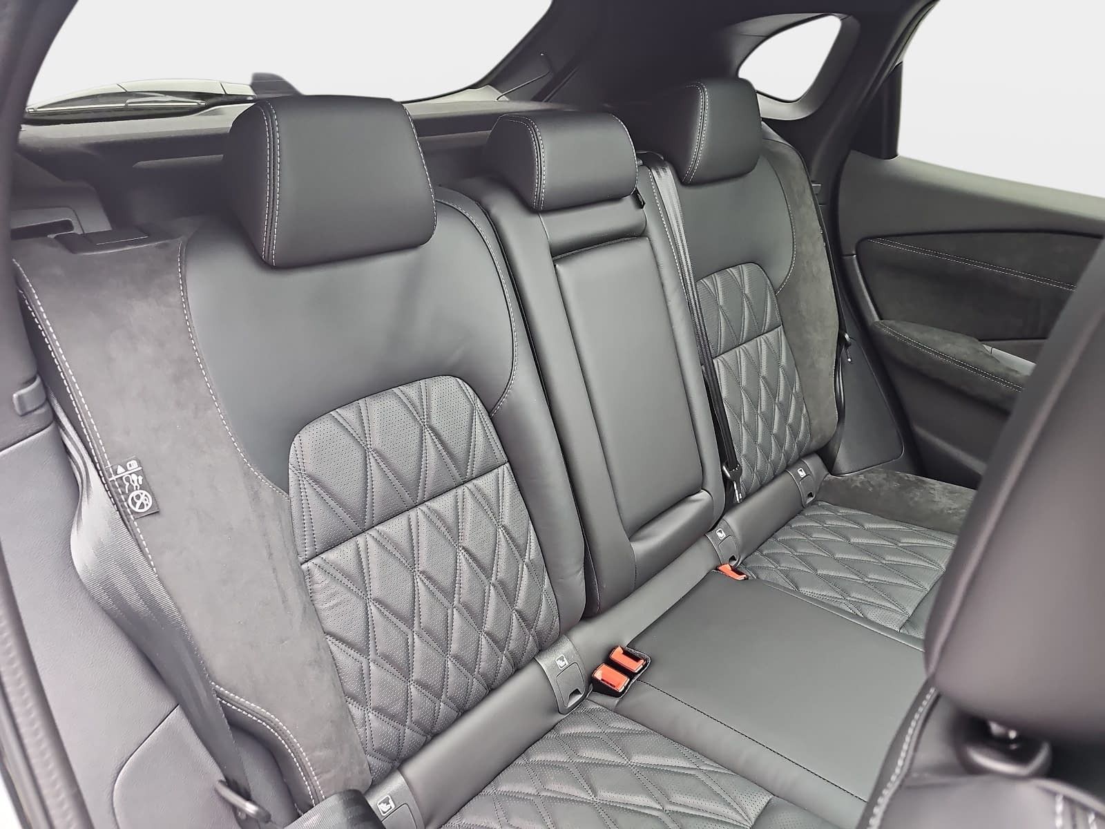 Fahrzeugabbildung Nissan QASHQAI 1.3 DIG-T TEKNA/ PREMIUM PAKET Xtronic