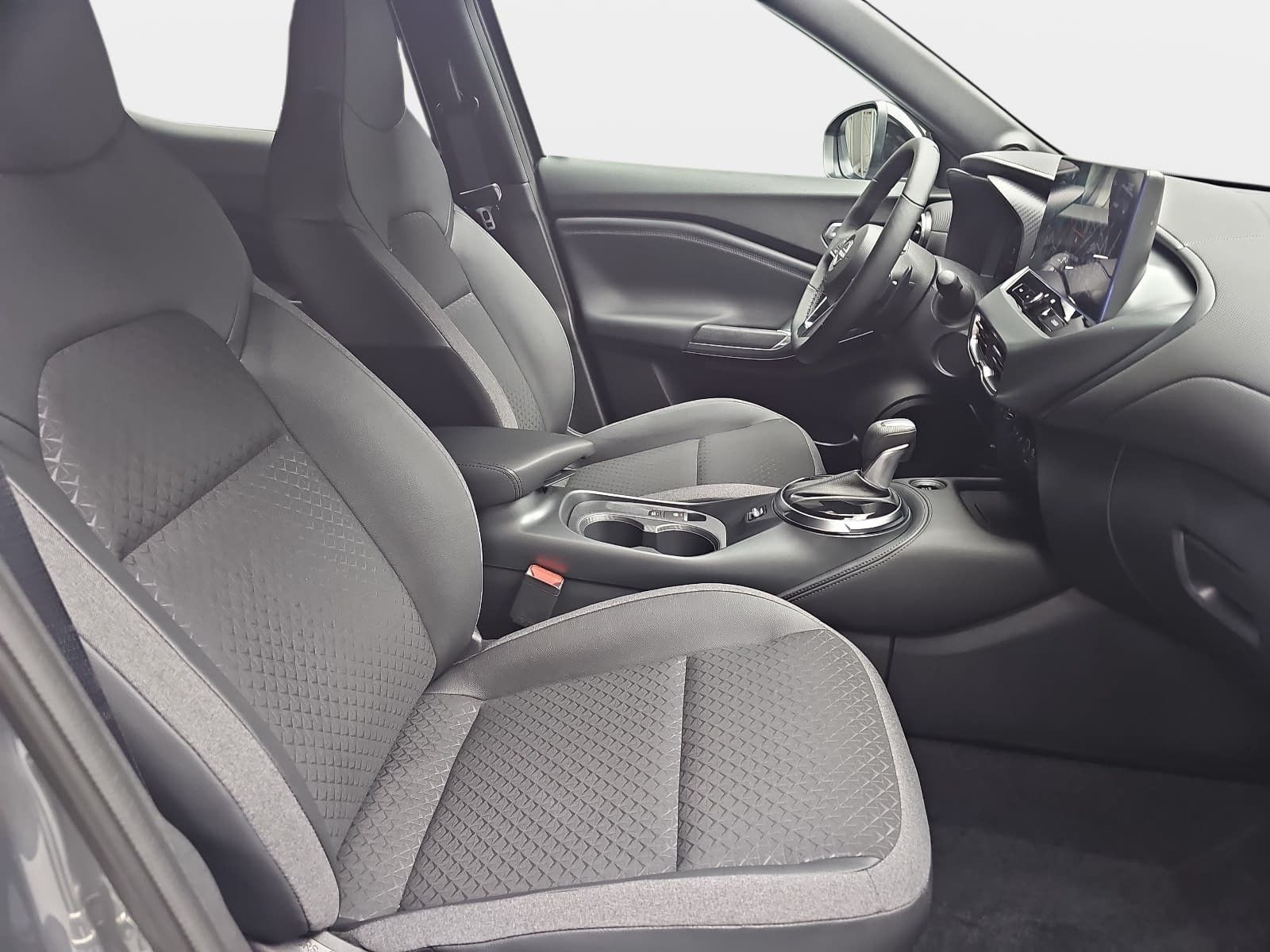 Fahrzeugabbildung Nissan JUKE 1.0 DIG-T N-CONNECTA DCT