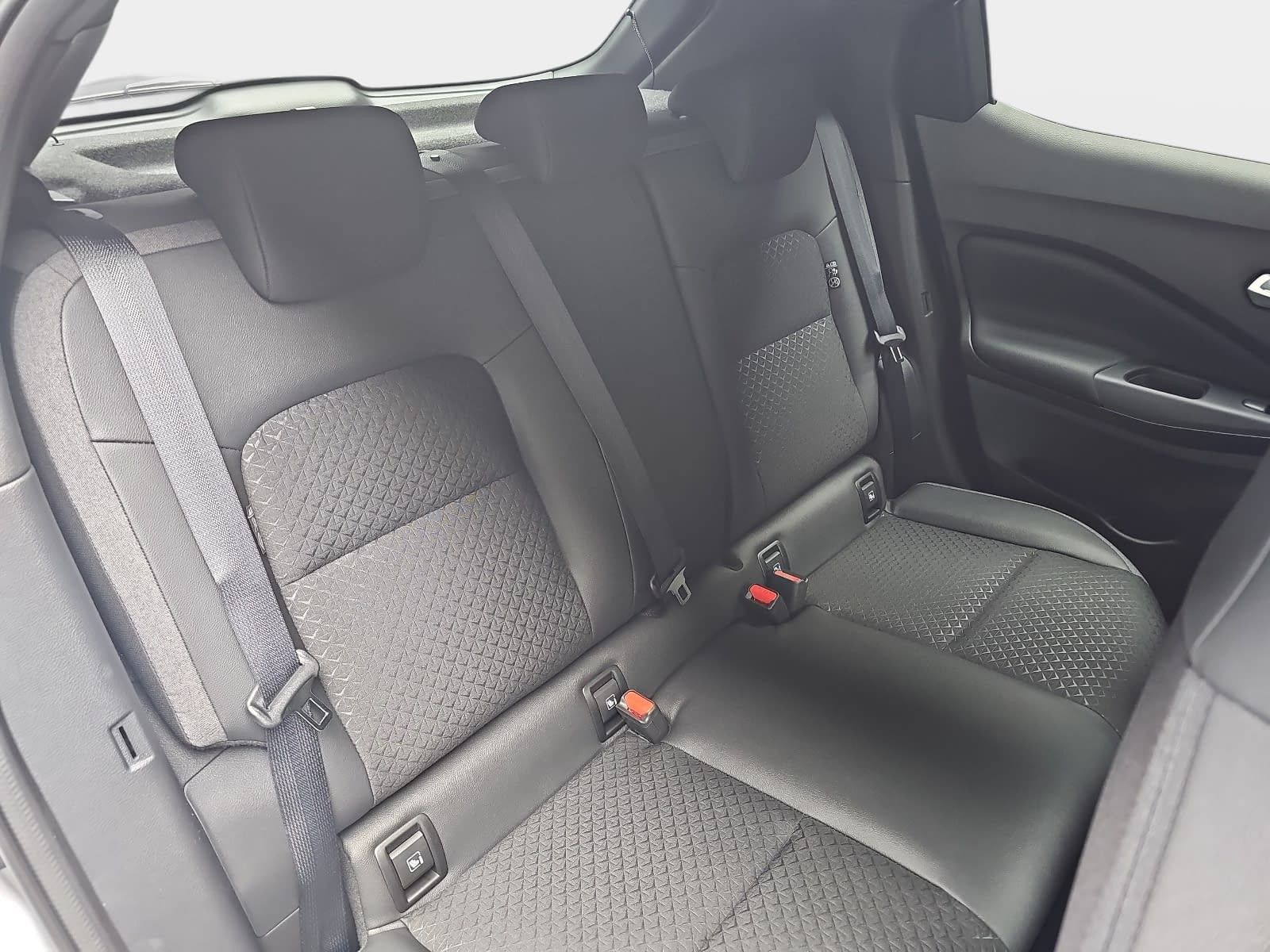 Fahrzeugabbildung Nissan JUKE 1.0 DIG-T N-CONNECTA DCT