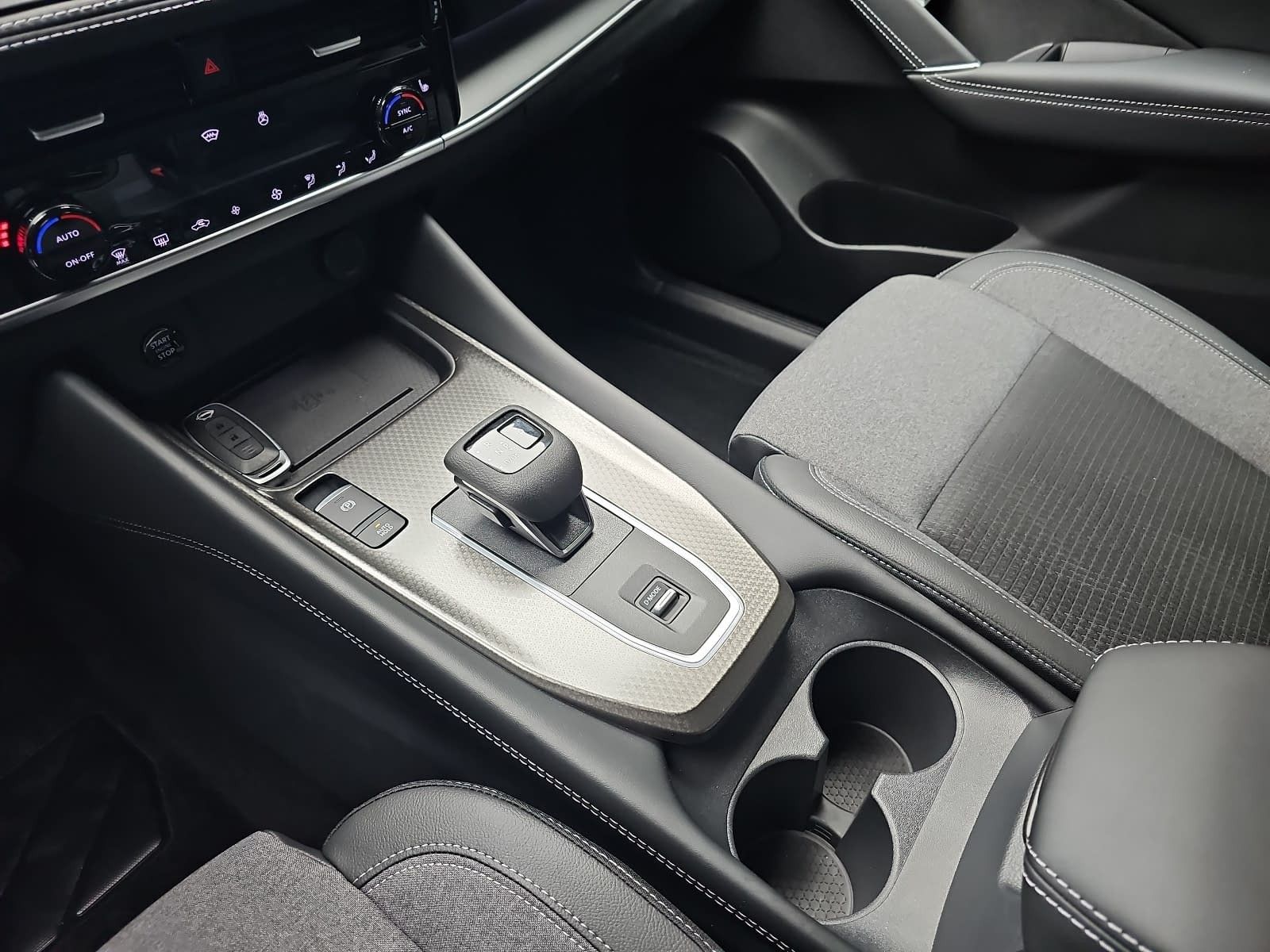 Fahrzeugabbildung Nissan Qashqai 1.3 DIG-T MHEV Xtronic N-CONNECTA