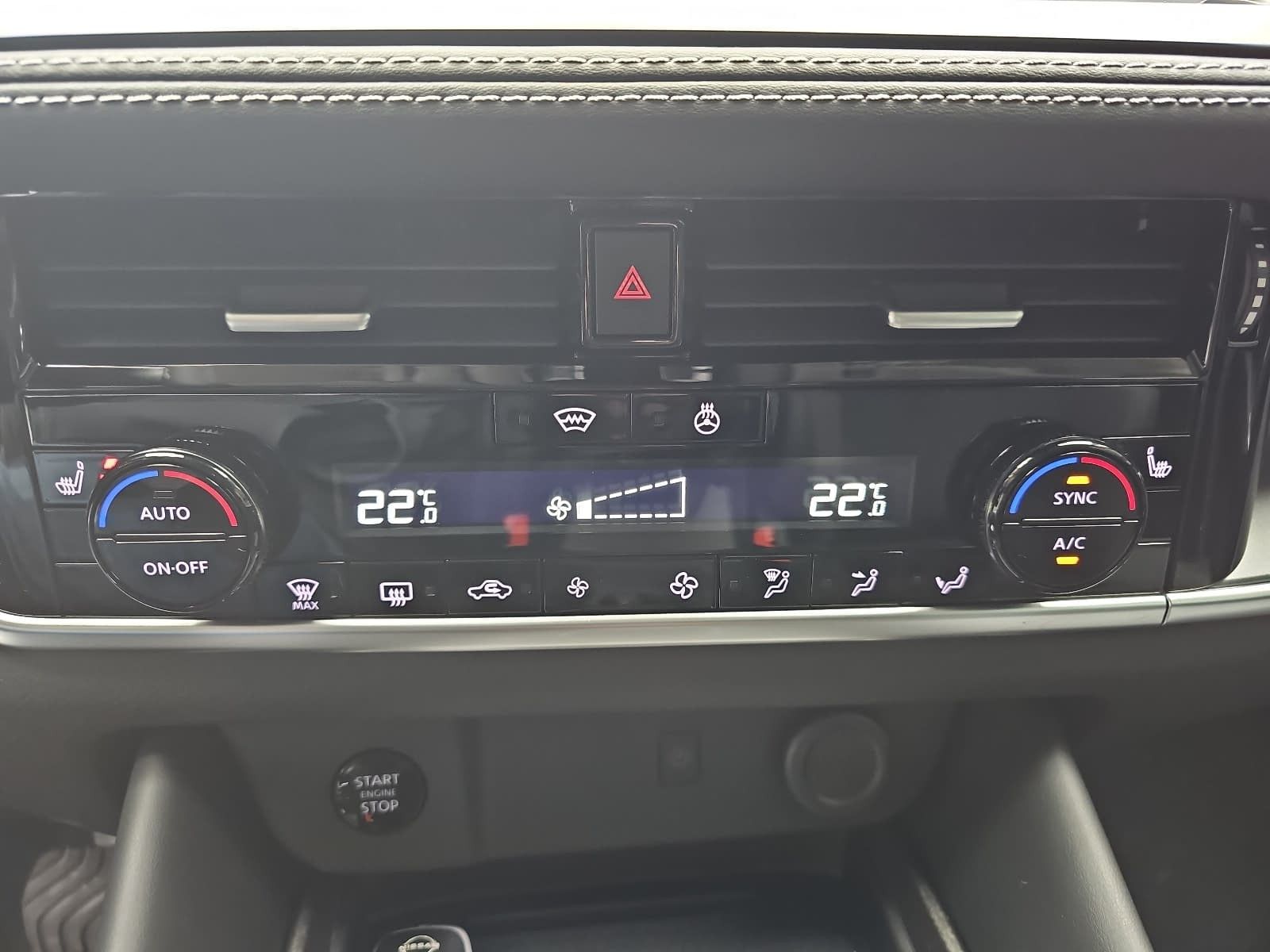 Fahrzeugabbildung Nissan Qashqai 1.3 DIG-T MHEV Xtronic N-CONNECTA