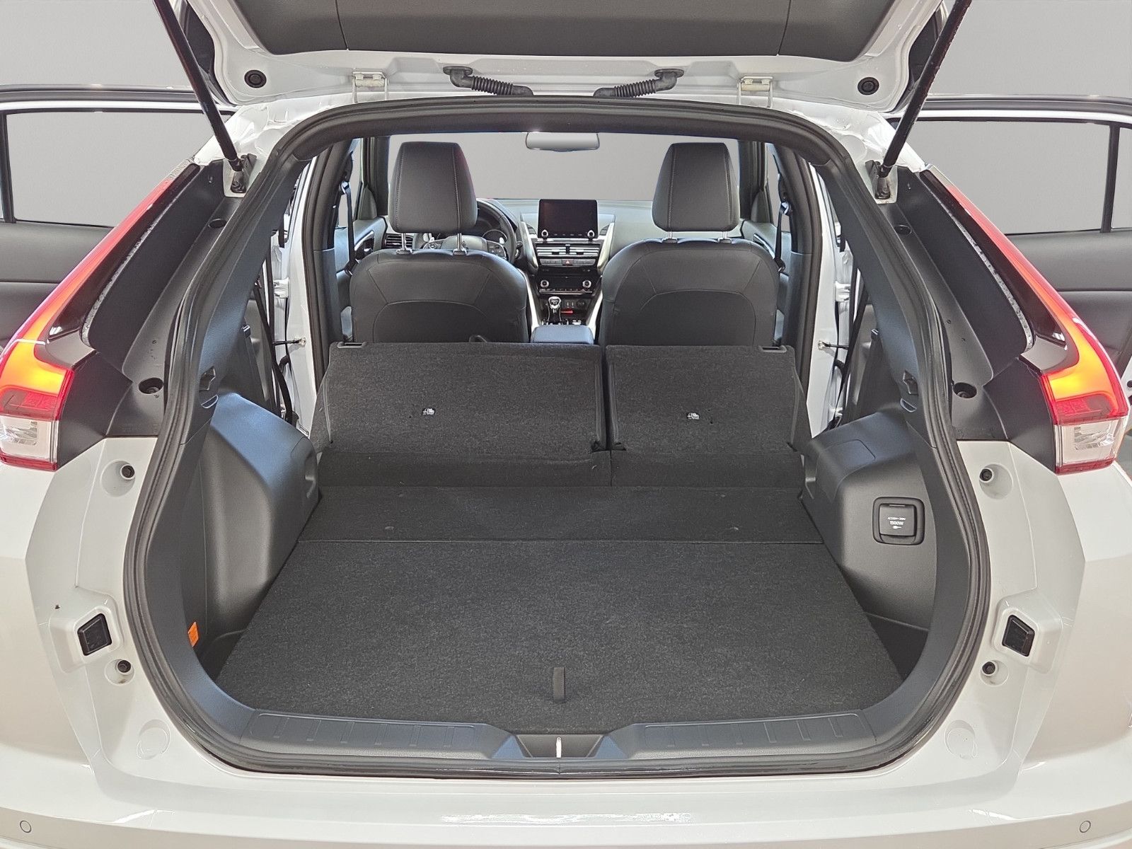 Fahrzeugabbildung Mitsubishi ECLIPSE CROSS 2.4 PLUG-IN HYBRID SELECT 4WD