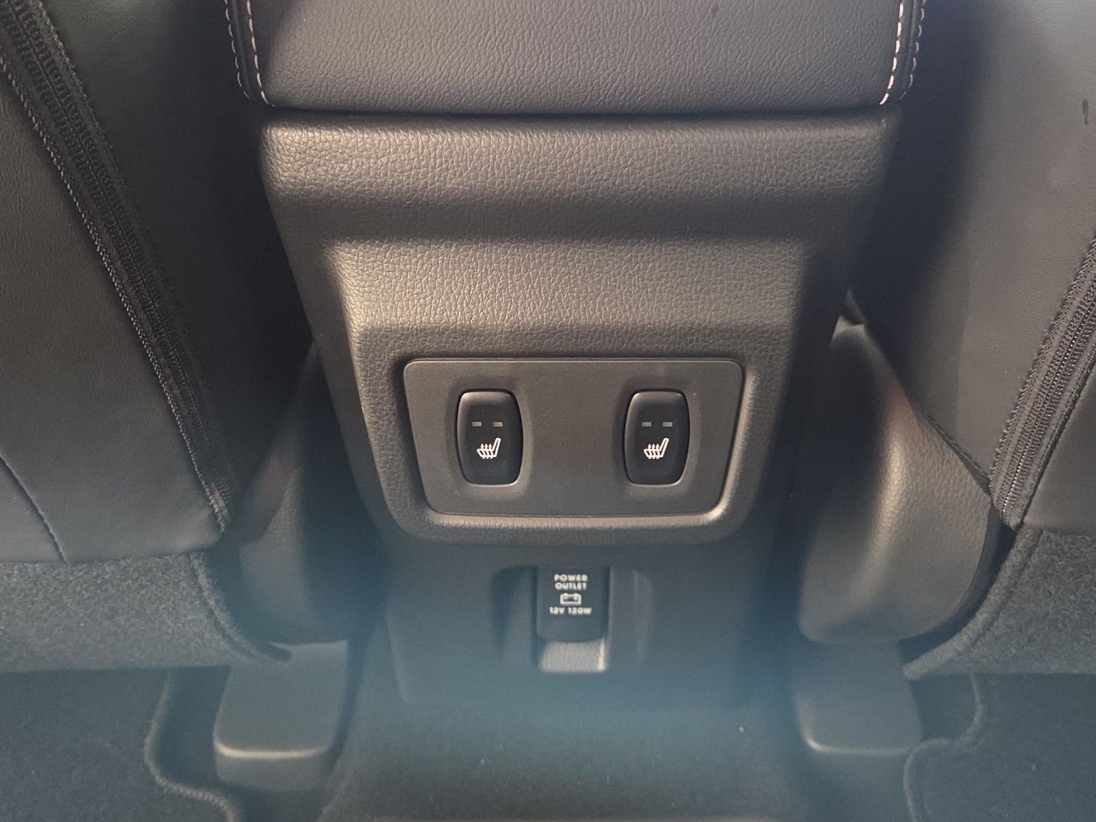 Fahrzeugabbildung Mitsubishi ECLIPSE CROSS 2.4 PLUG-IN HYBRID SELECT 4WD