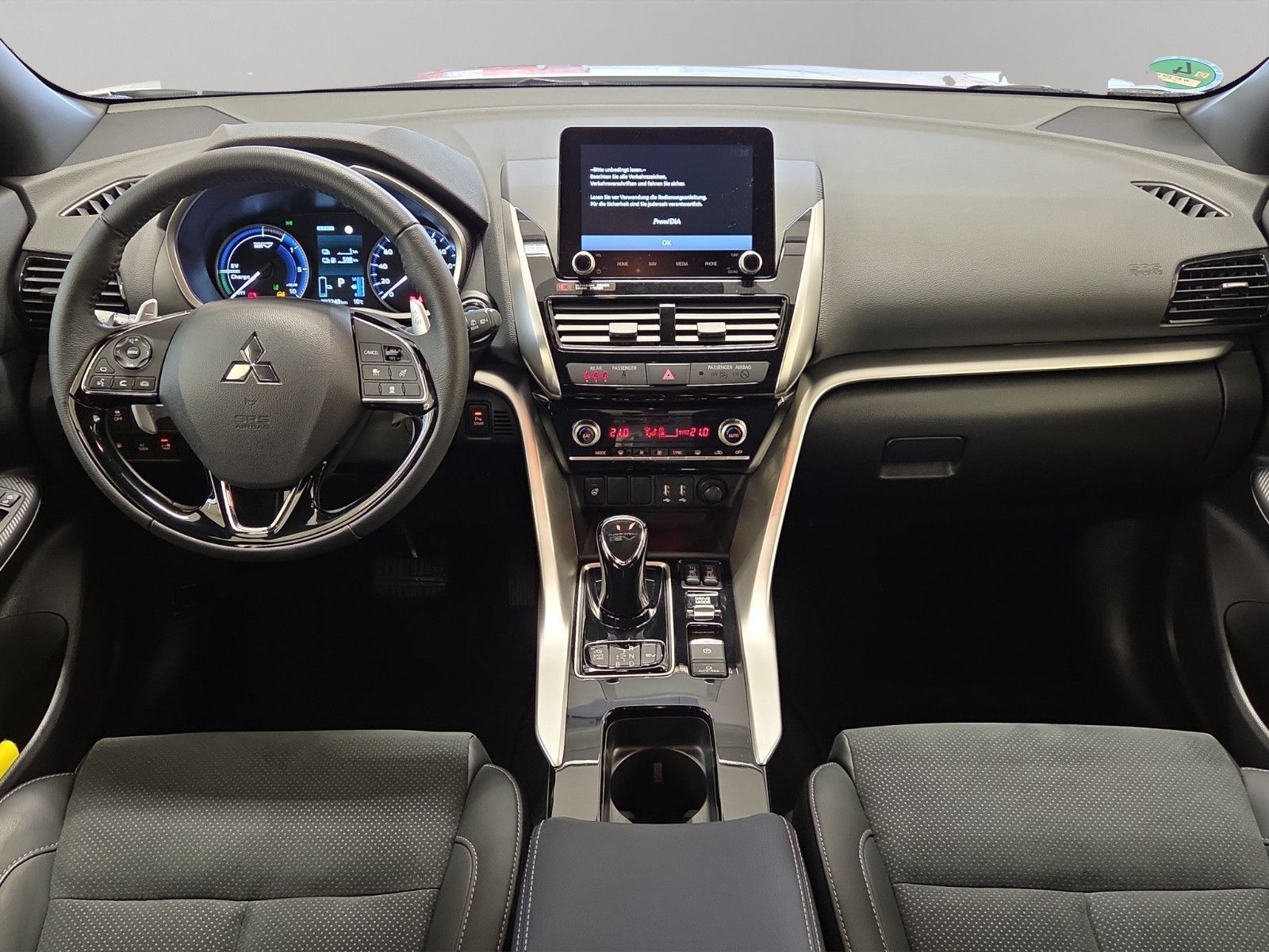 Fahrzeugabbildung Mitsubishi ECLIPSE CROSS 2.4 PLUG-IN HYBRID SELECT 4WD