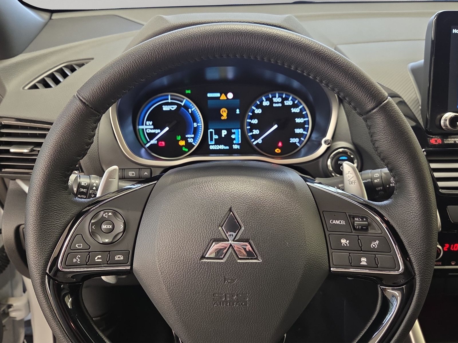 Fahrzeugabbildung Mitsubishi ECLIPSE CROSS 2.4 PLUG-IN HYBRID SELECT 4WD