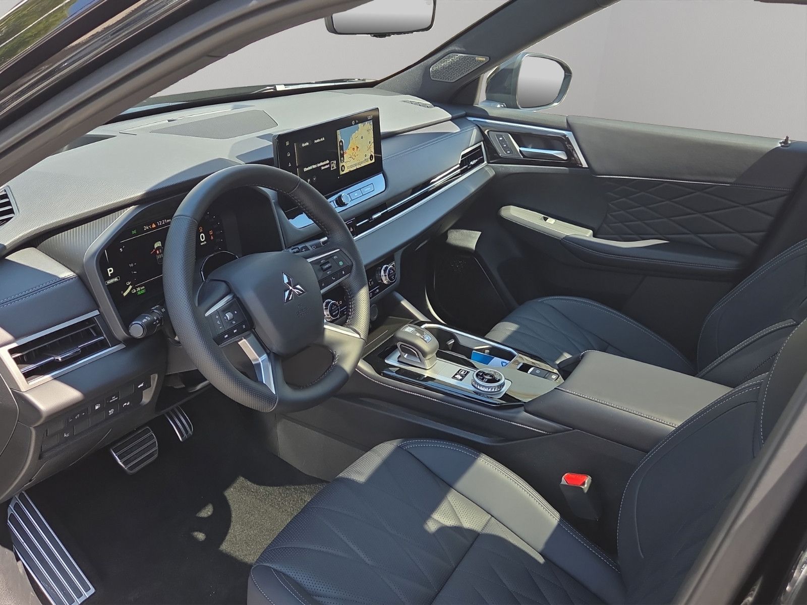 Fahrzeugabbildung Mitsubishi OUTLANDER 2.4 PHEV BLACK EDITION 4WD