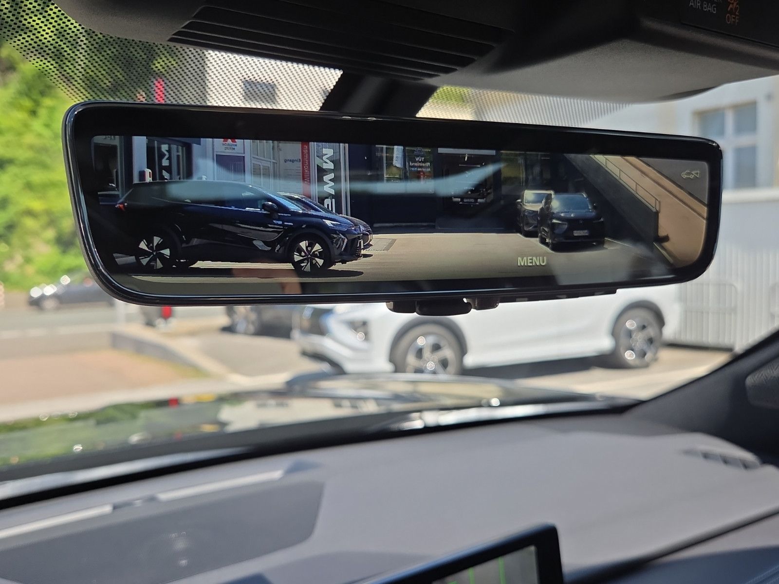 Fahrzeugabbildung Mitsubishi OUTLANDER 2.4 PHEV BLACK EDITION 4WD