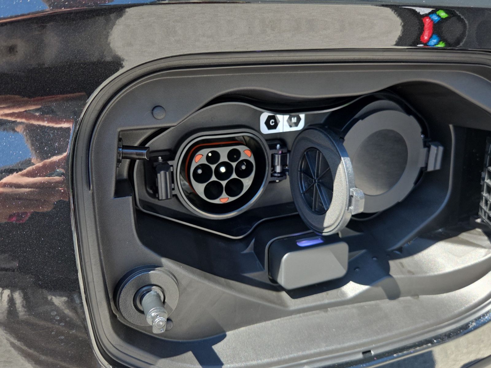Fahrzeugabbildung Mitsubishi OUTLANDER 2.4 PHEV BLACK EDITION 4WD