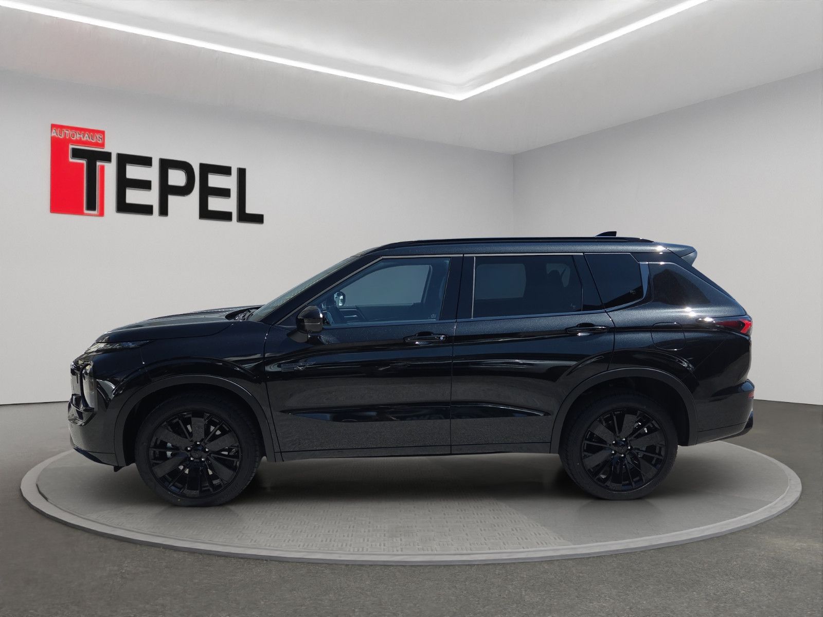 Fahrzeugabbildung Mitsubishi OUTLANDER 2.4 PHEV BLACK EDITION 4WD