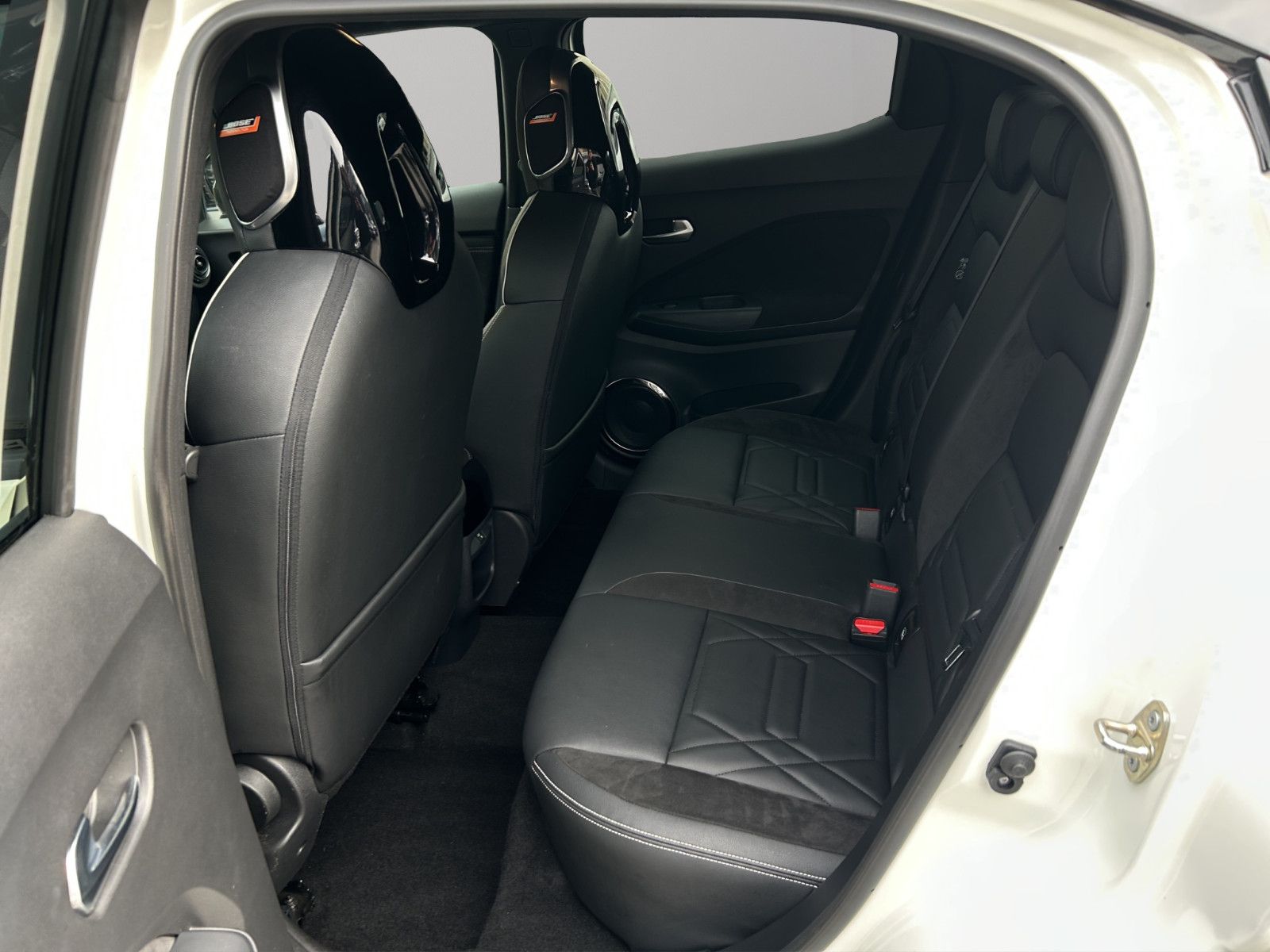 Fahrzeugabbildung Nissan JUKE 1.6 HYBRID N-DESIGN